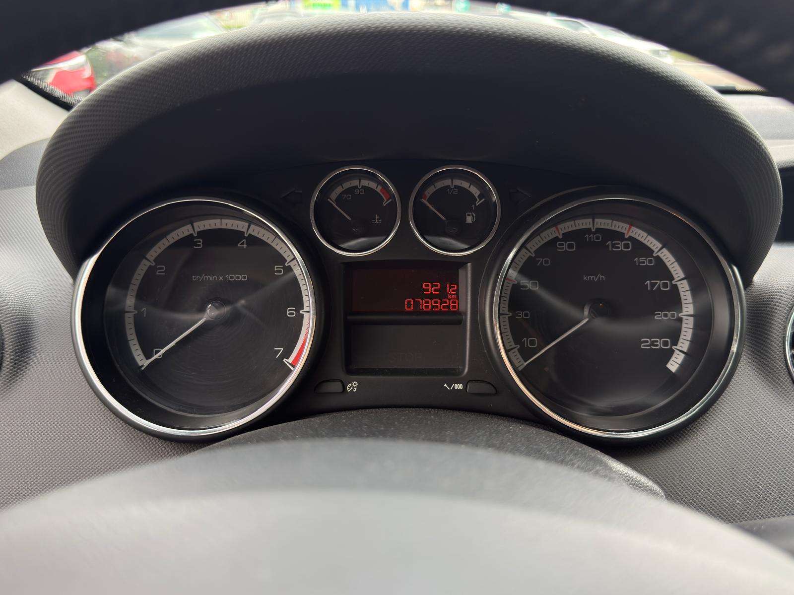 Peugeot 308 1,6i Automatique 76000km Airco