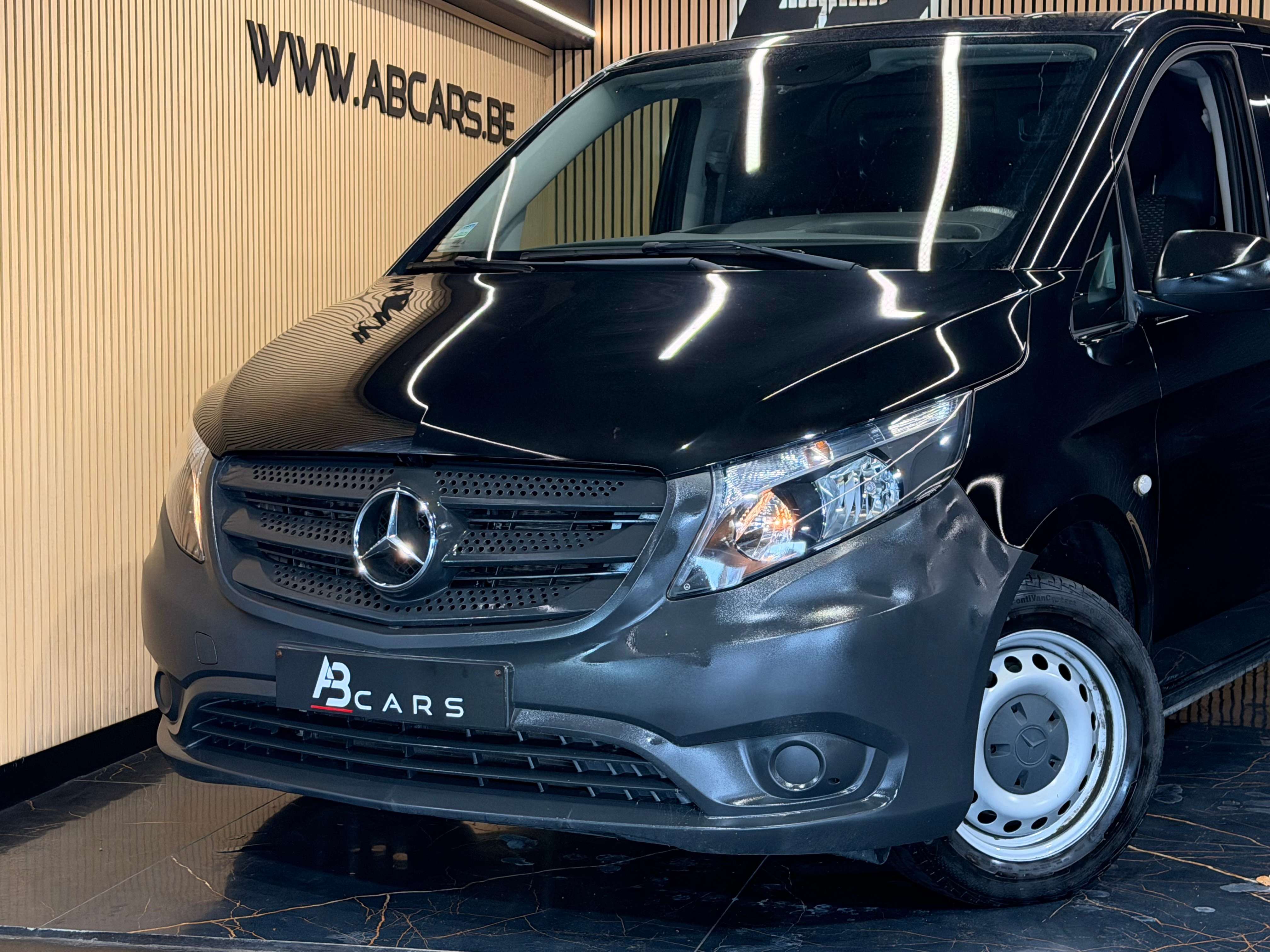 Mercedes-Benz Vito 1.7 * UTILITAIRE 3 PLACES * GAR 12 MOIS * 1ER PROP *