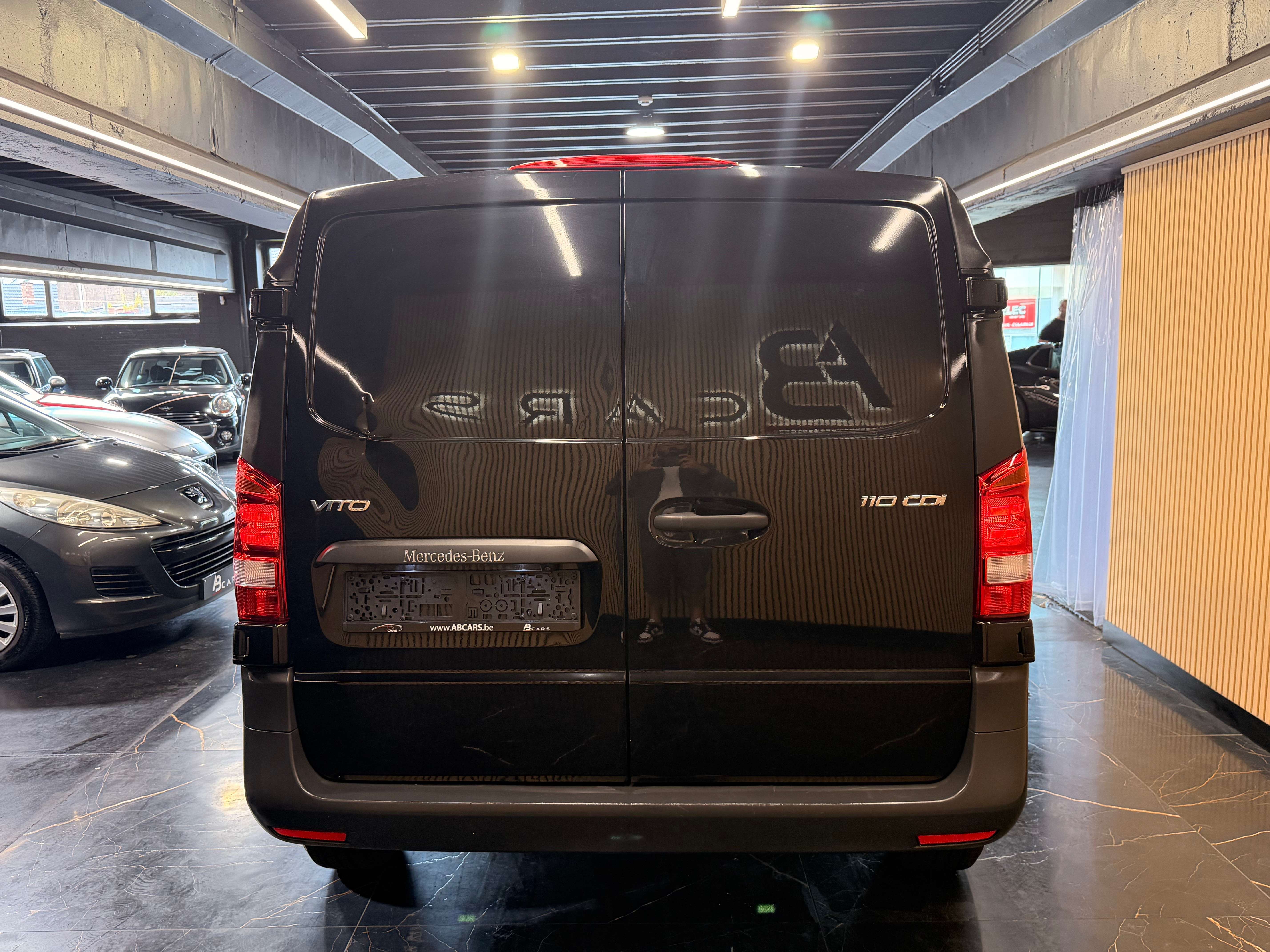 Mercedes-Benz Vito 1.7 * UTILITAIRE 3 PLACES * GAR 12 MOIS * 1ER PROP *