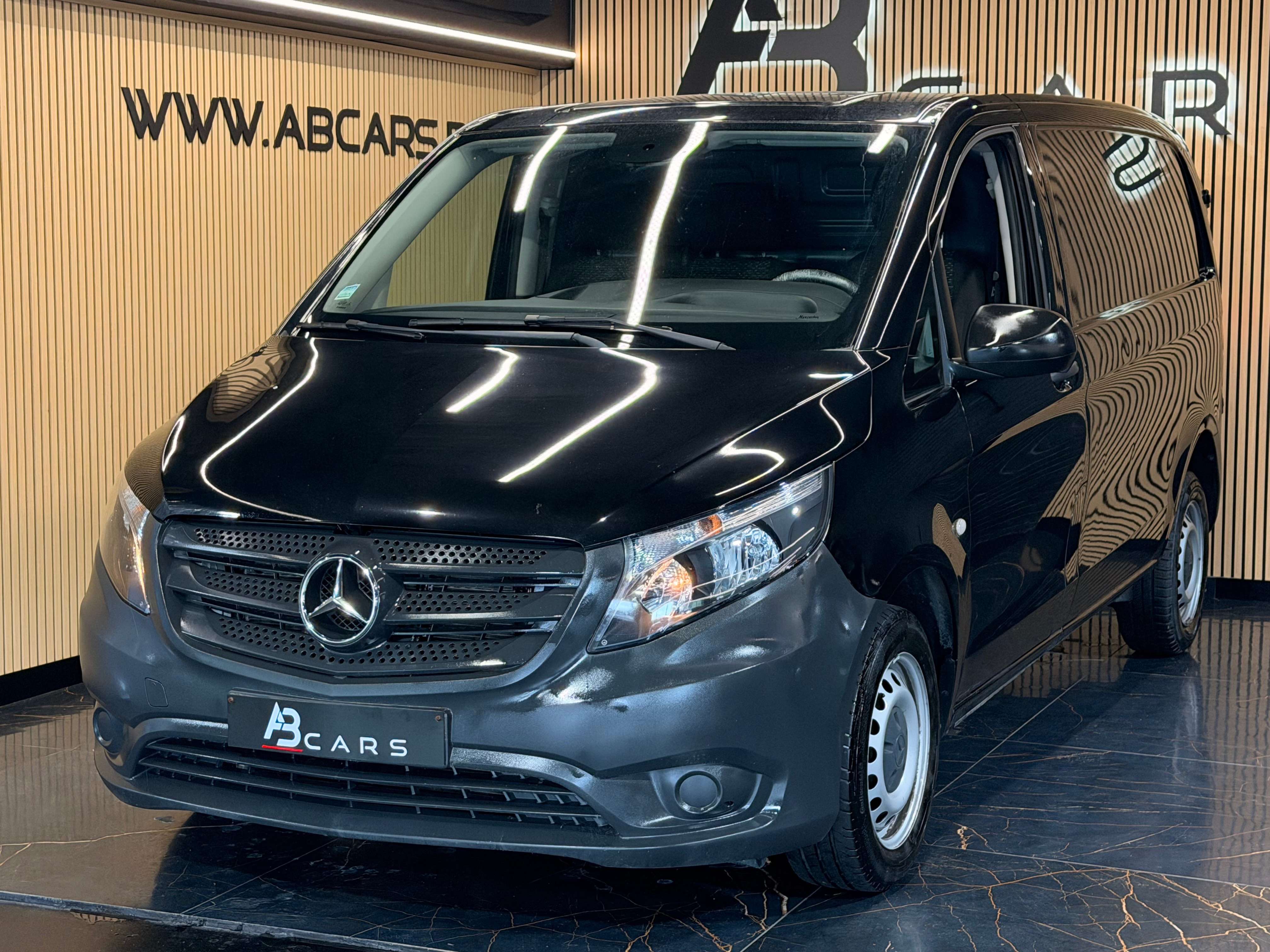 Mercedes-Benz Vito 1.7 * UTILITAIRE 3 PLACES * GAR 12 MOIS * 1ER PROP *