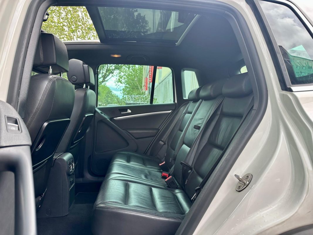 Volkswagen Tiguan 2.0 TDI 140 R-LINE 4Motion