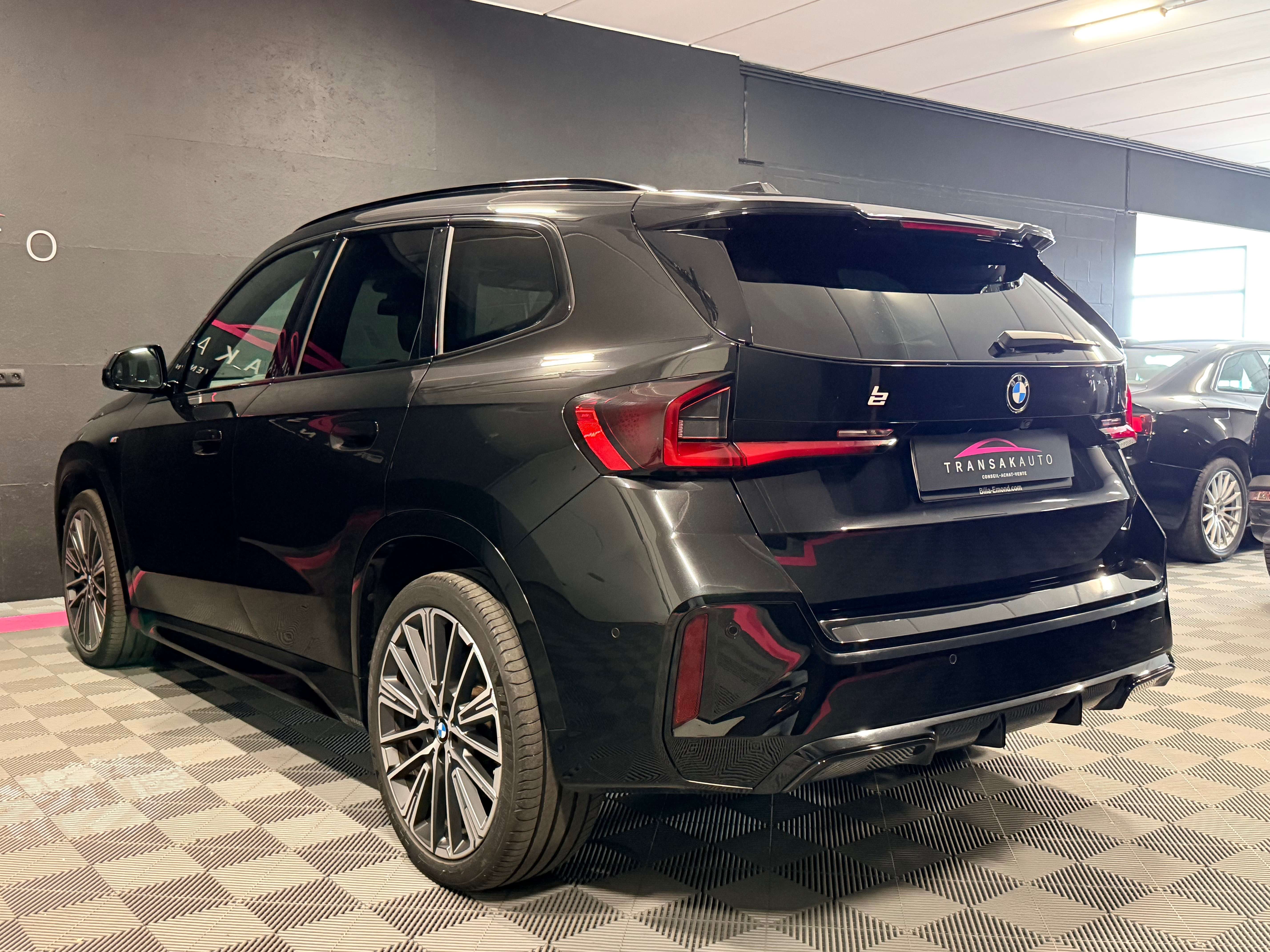 BMW X1 sDrive20i MHEV Pack M — HUD — Harman Kardon — Caméra 360 — Jantes 20