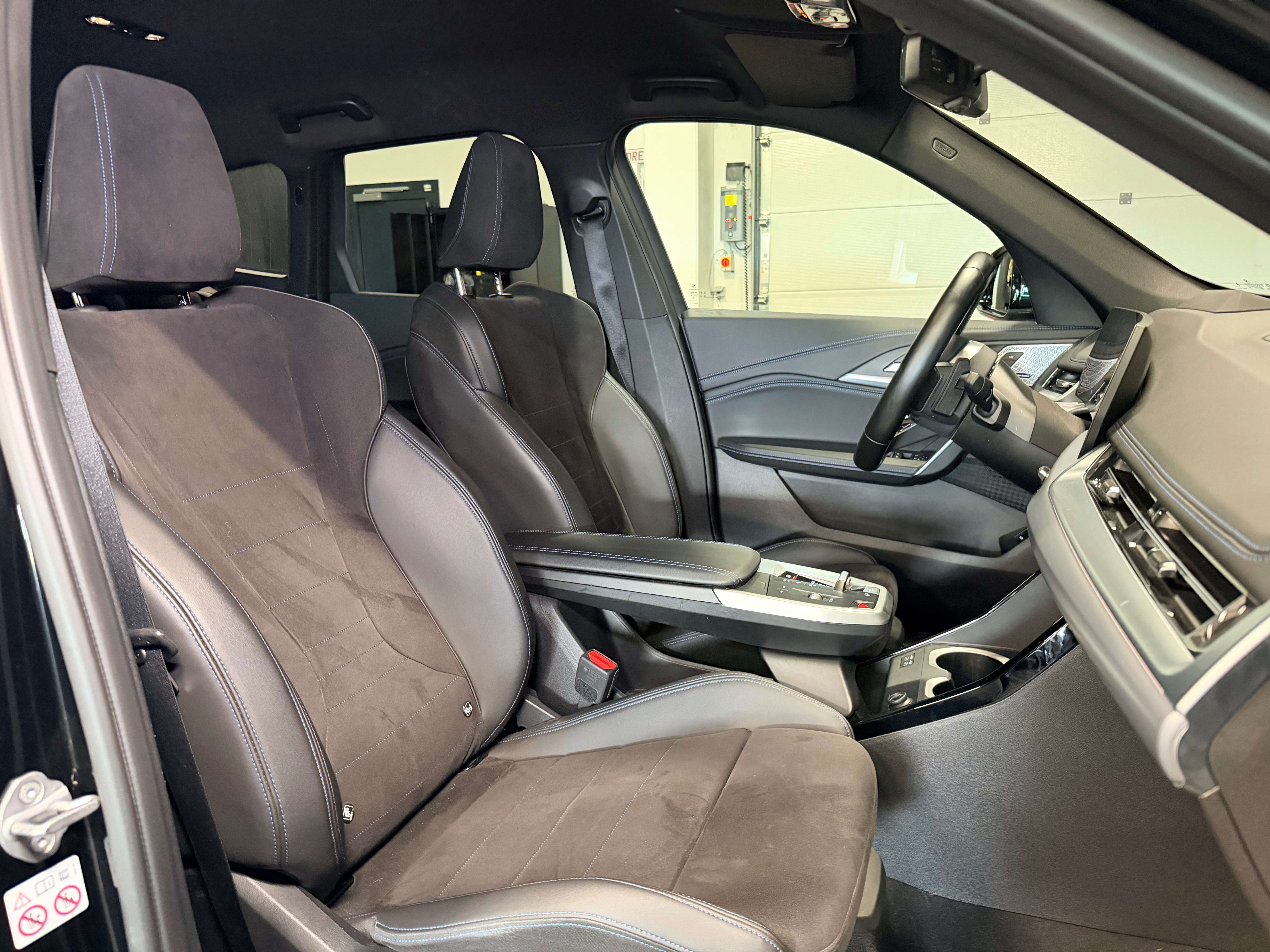 BMW X1 sDrive20i MHEV Pack M — HUD — Harman Kardon — Caméra 360 — Jantes 20