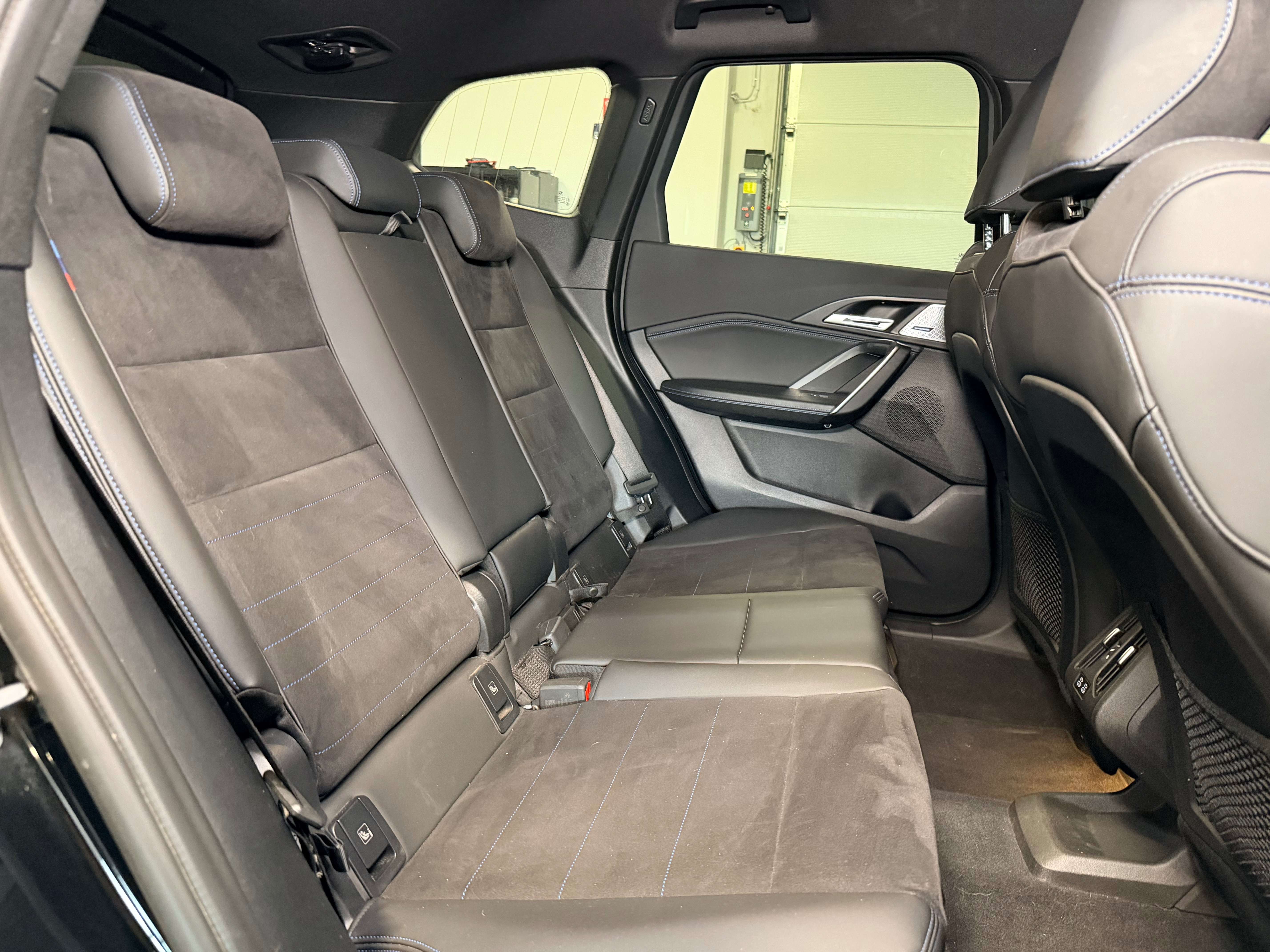BMW X1 sDrive20i MHEV Pack M — HUD — Harman Kardon — Caméra 360 — Jantes 20