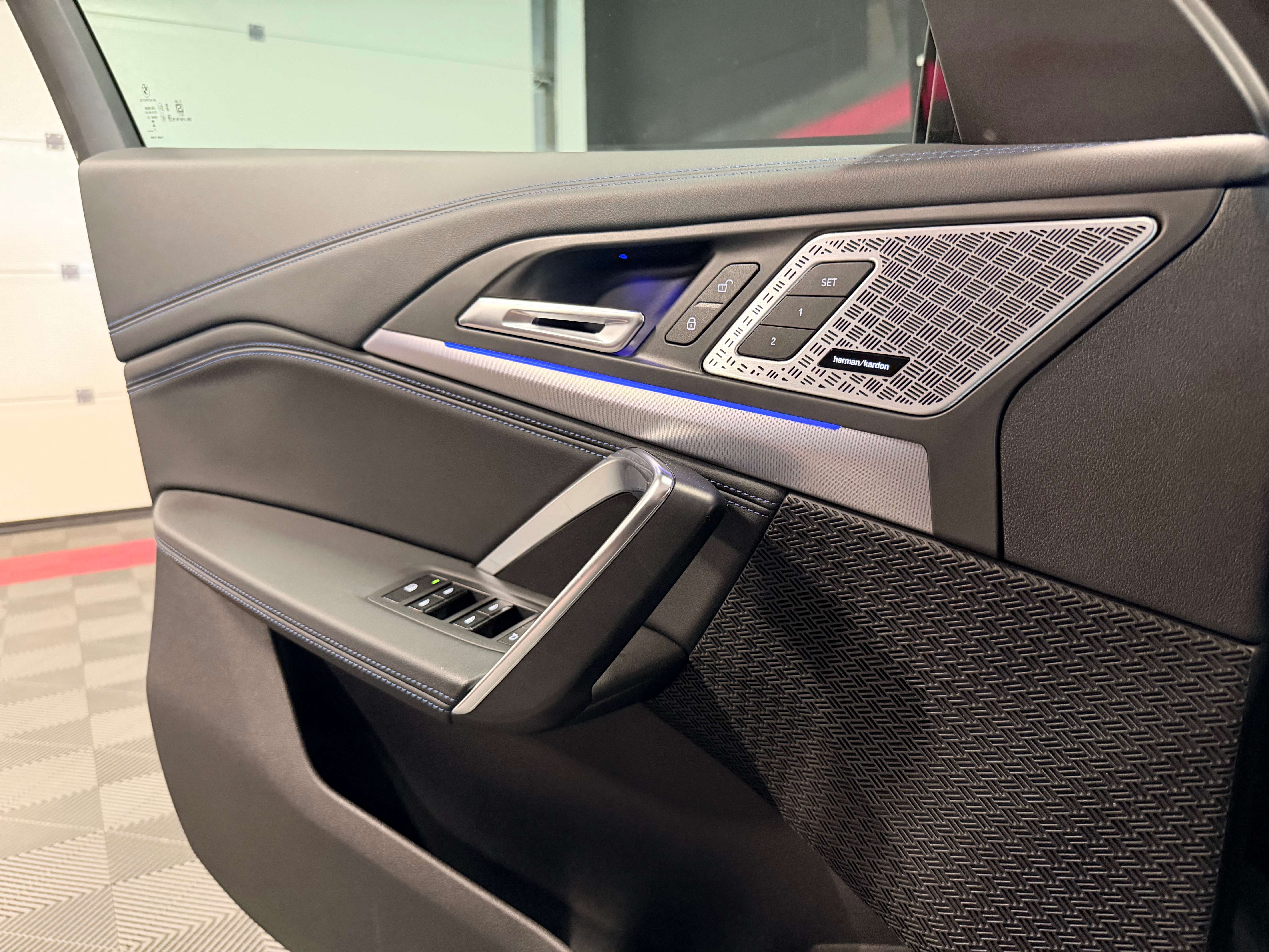 BMW X1 sDrive20i MHEV Pack M — HUD — Harman Kardon — Caméra 360 — Jantes 20