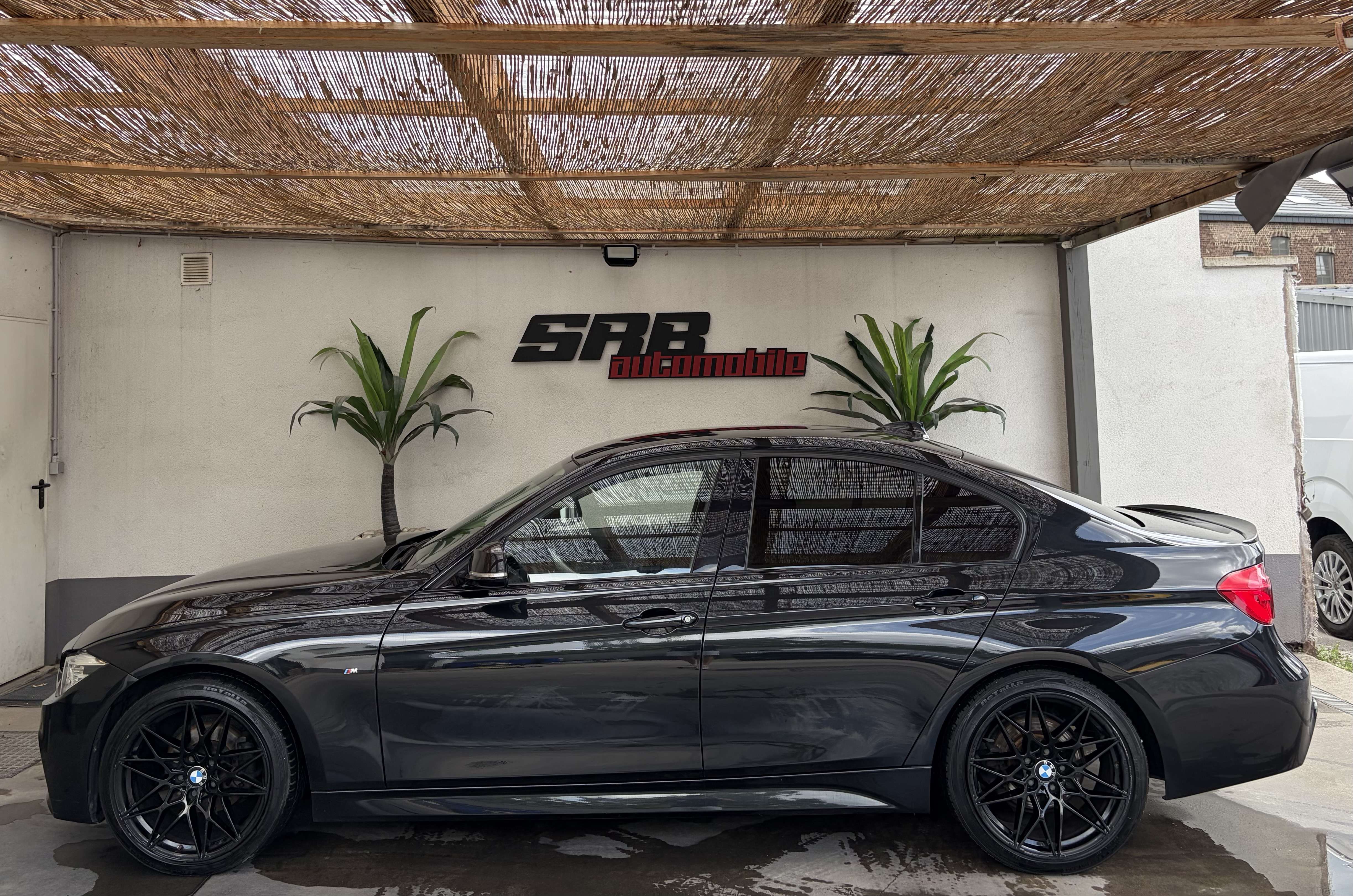 BMW 320 BMW 320iAS Pack M