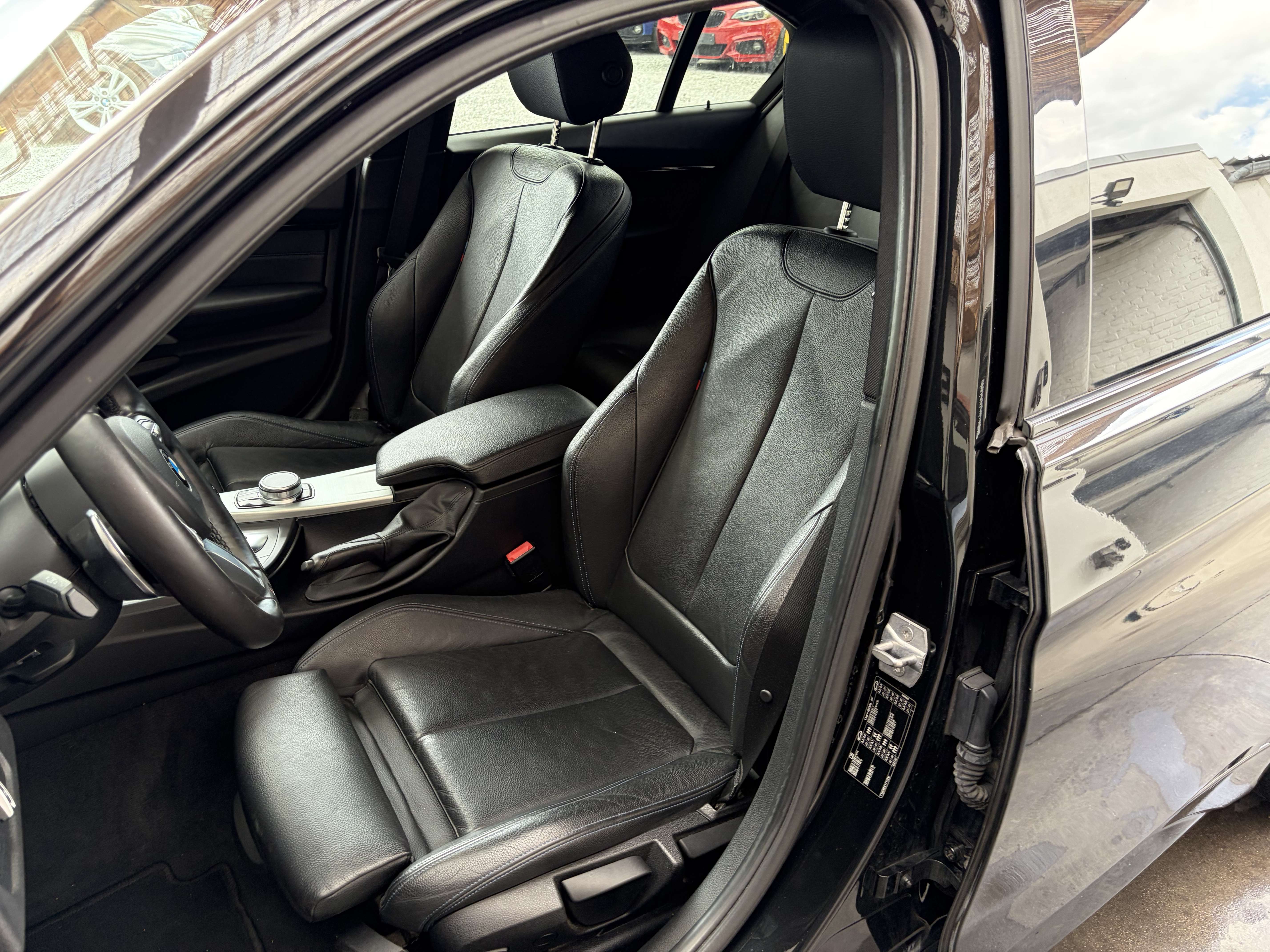 BMW 320 BMW 320iAS Pack M