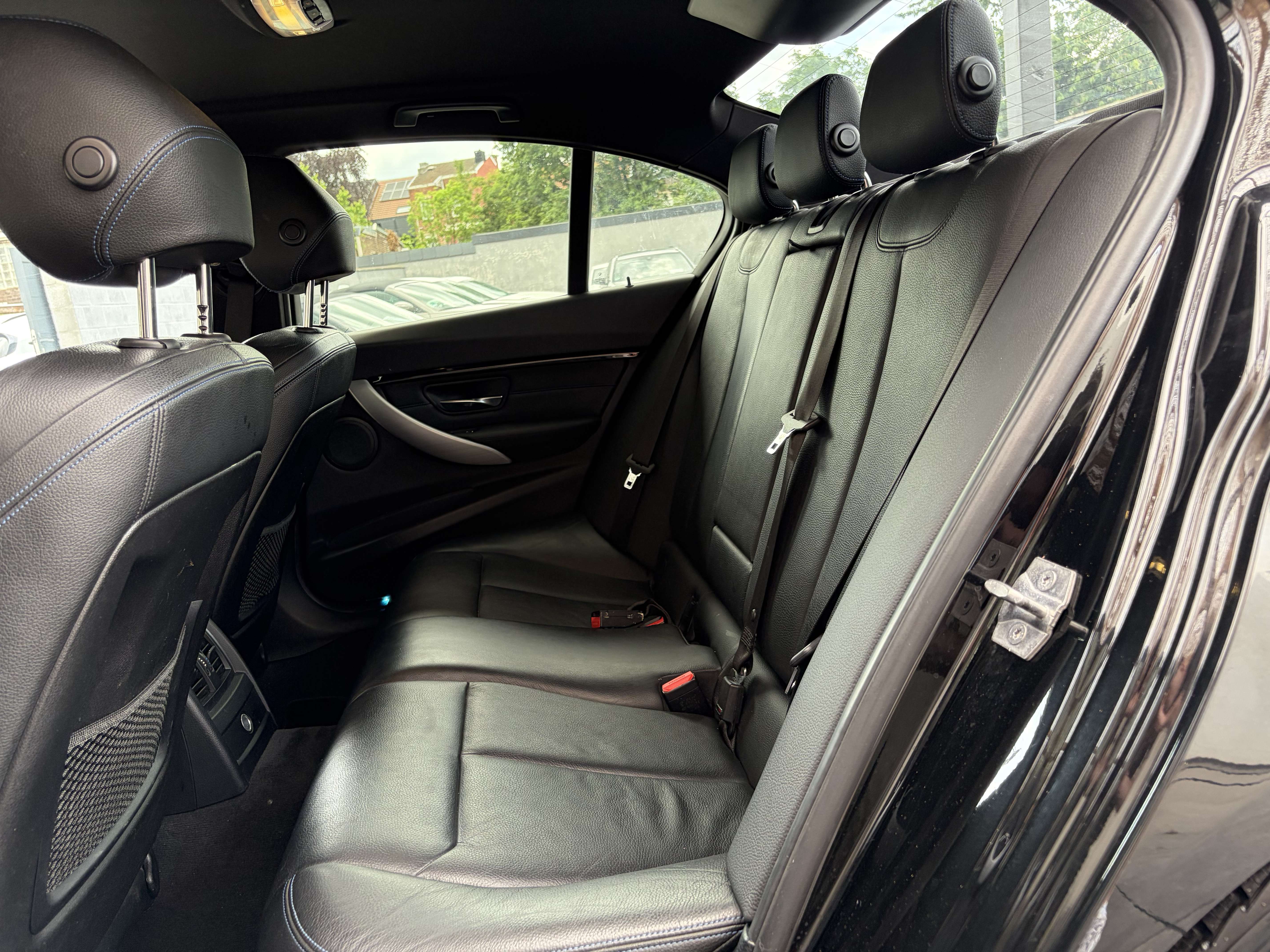 BMW 320 BMW 320iAS Pack M