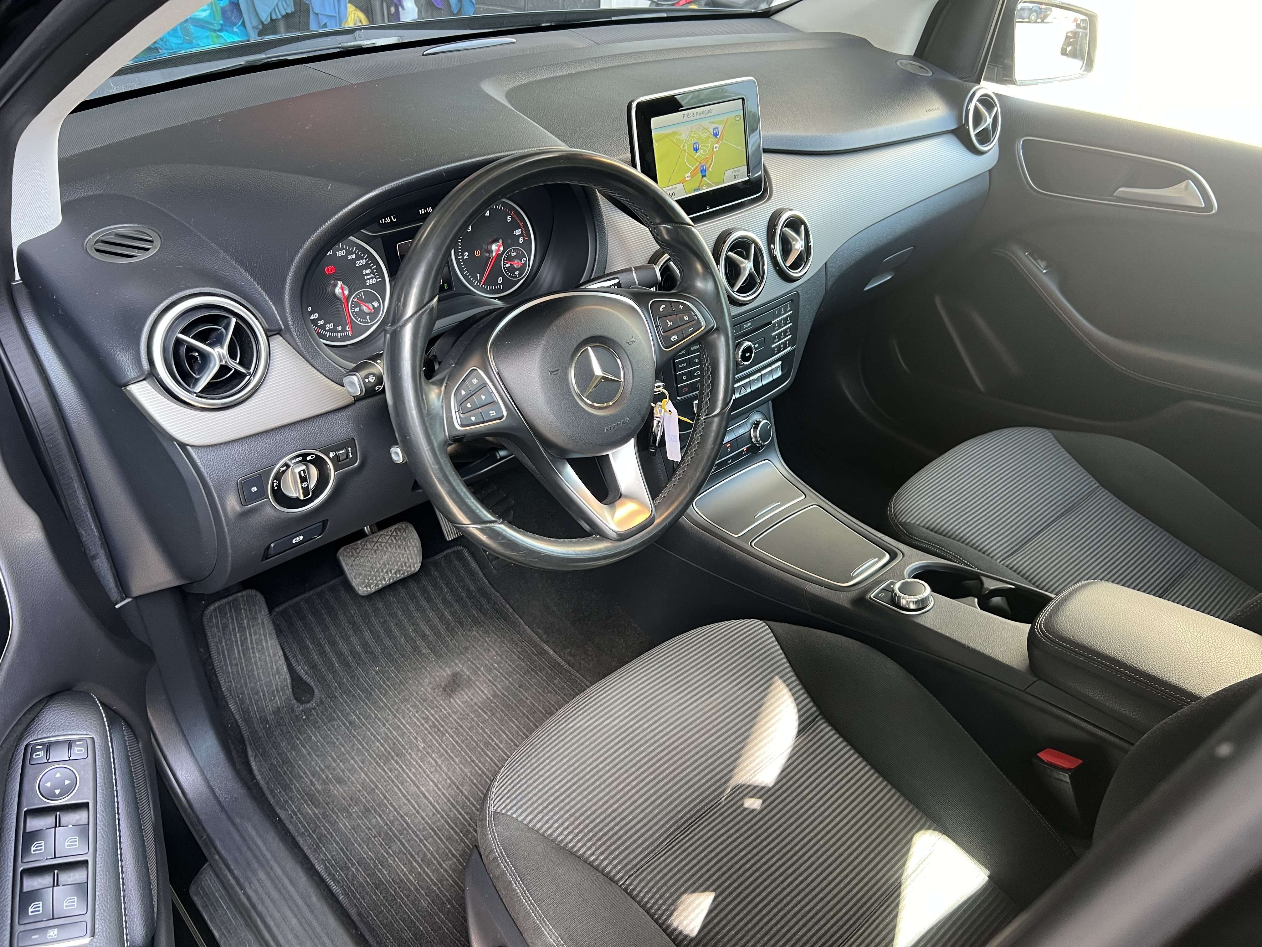 Mercedes-Benz B 180 d + CAR-PASS + NAVI + BOITE AUTOMAAT