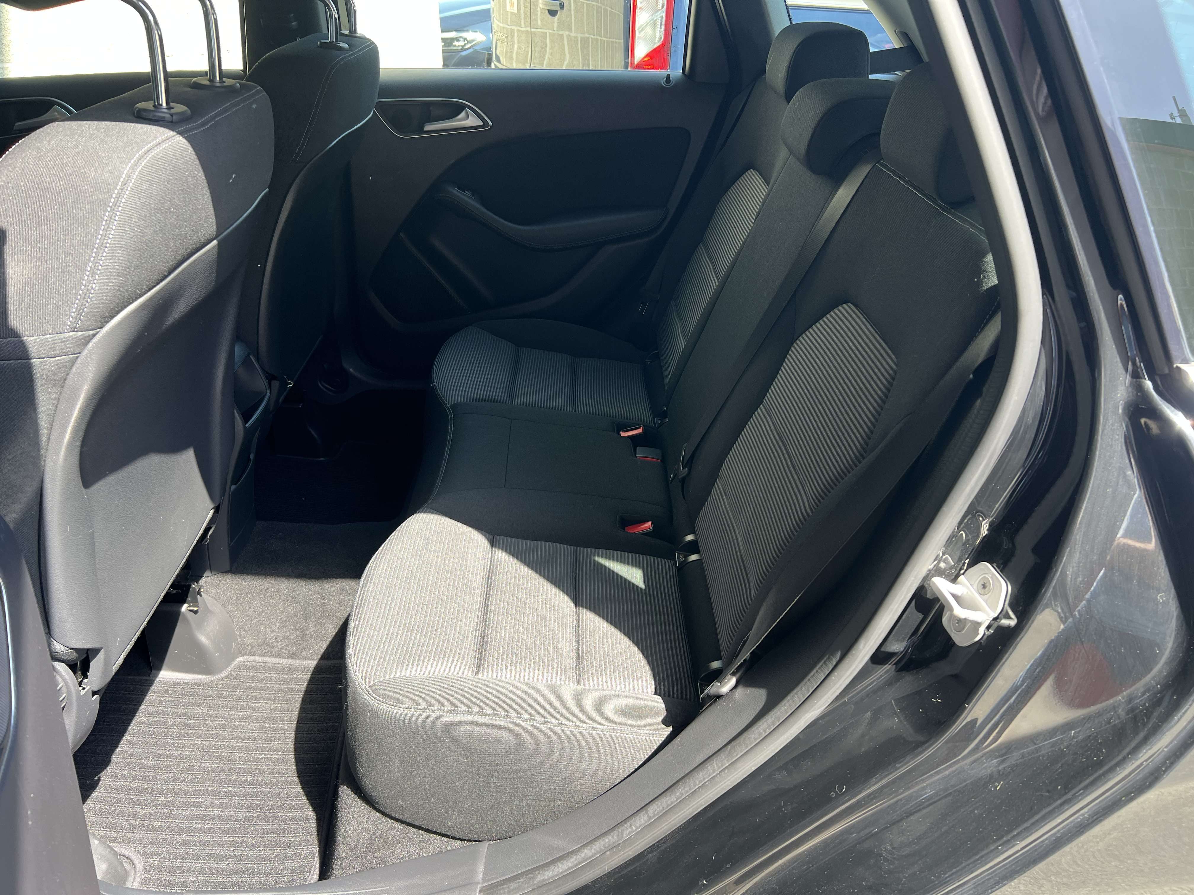 Mercedes-Benz B 180 d + CAR-PASS + NAVI + BOITE AUTOMAAT