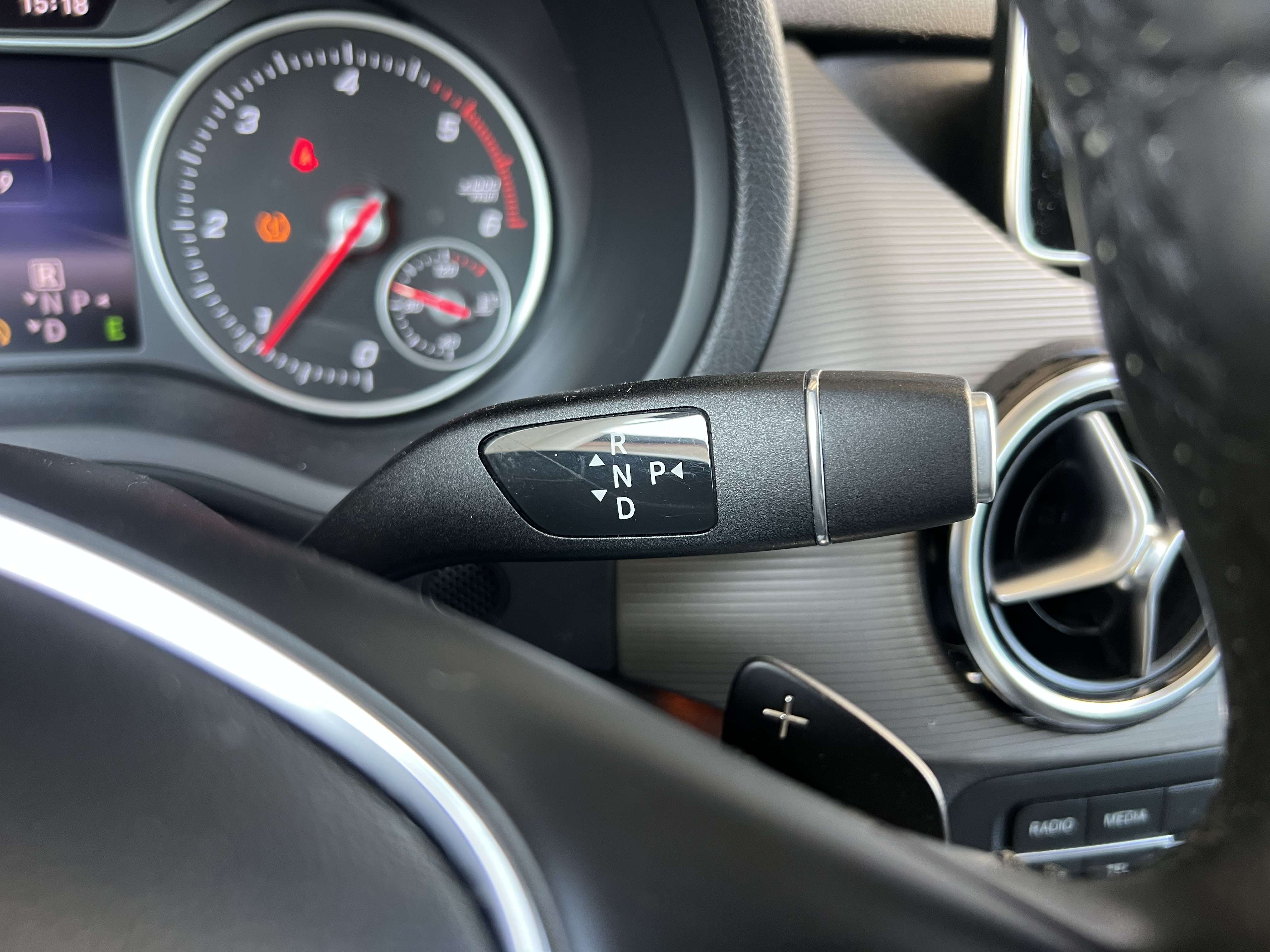 Mercedes-Benz B 180 d + CAR-PASS + NAVI + BOITE AUTOMAAT