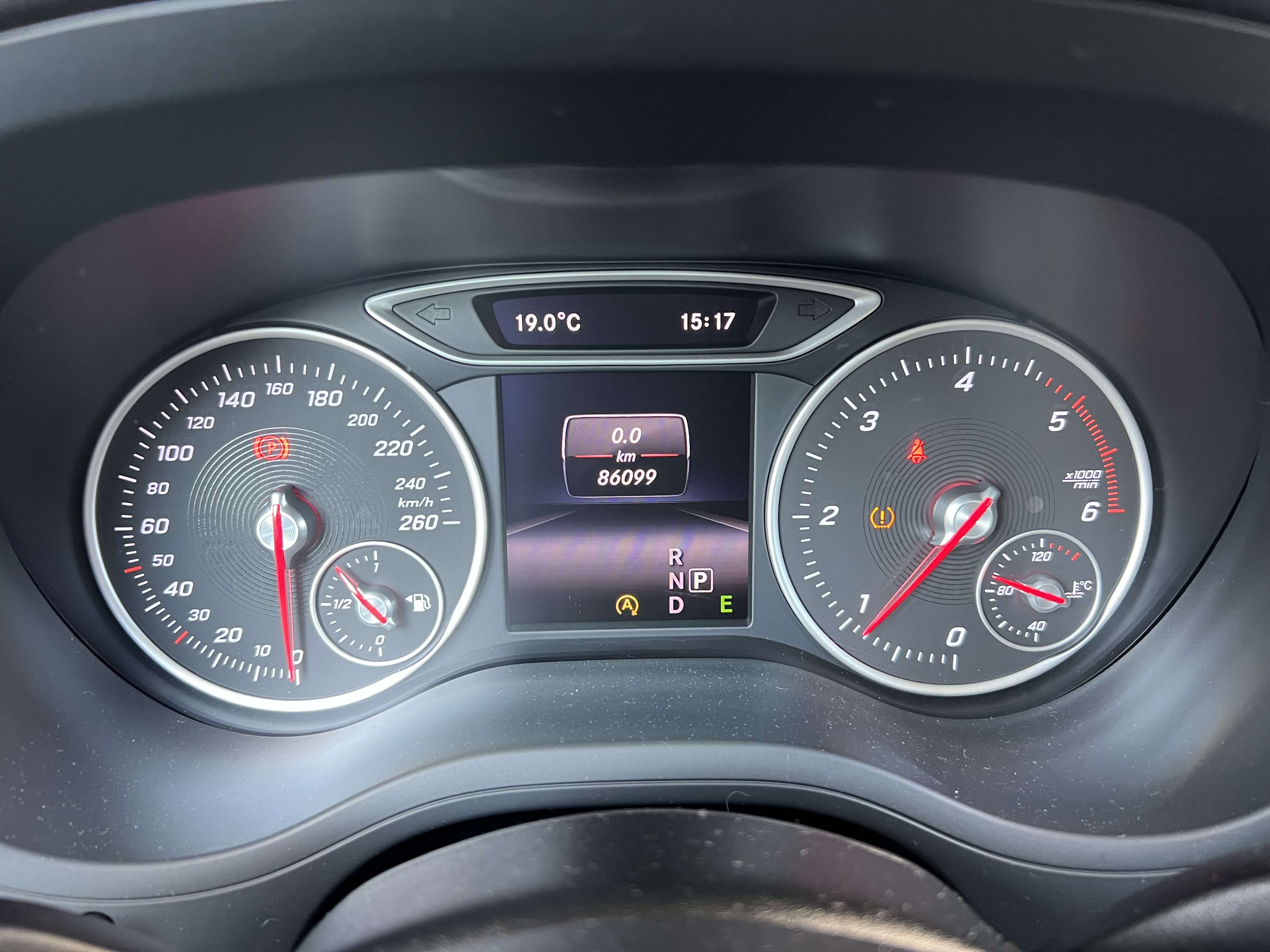 Mercedes-Benz B 180 d + CAR-PASS + NAVI + BOITE AUTOMAAT