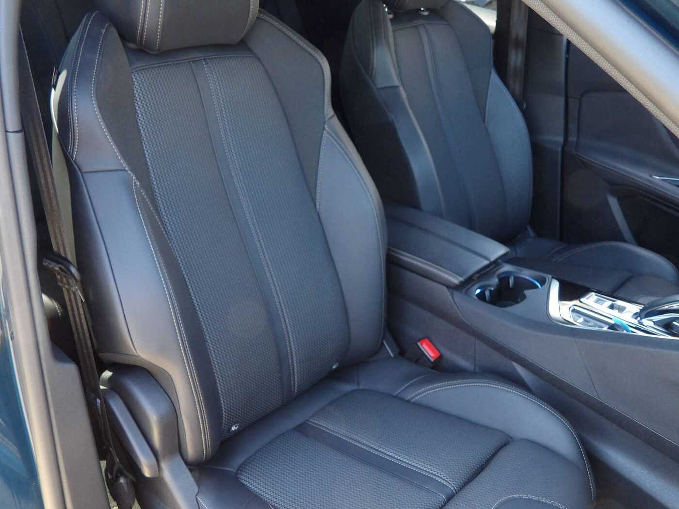 Peugeot 3008 3008 1.2 PureTech GT (EU6.4)