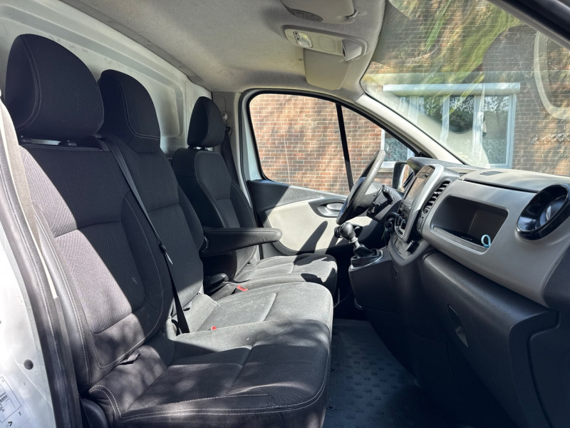 Renault TRAFIC III FG L1H1 1000 1.6 DCI 120CH CONFORT * 106.000KM * GALLERIE * GPS
