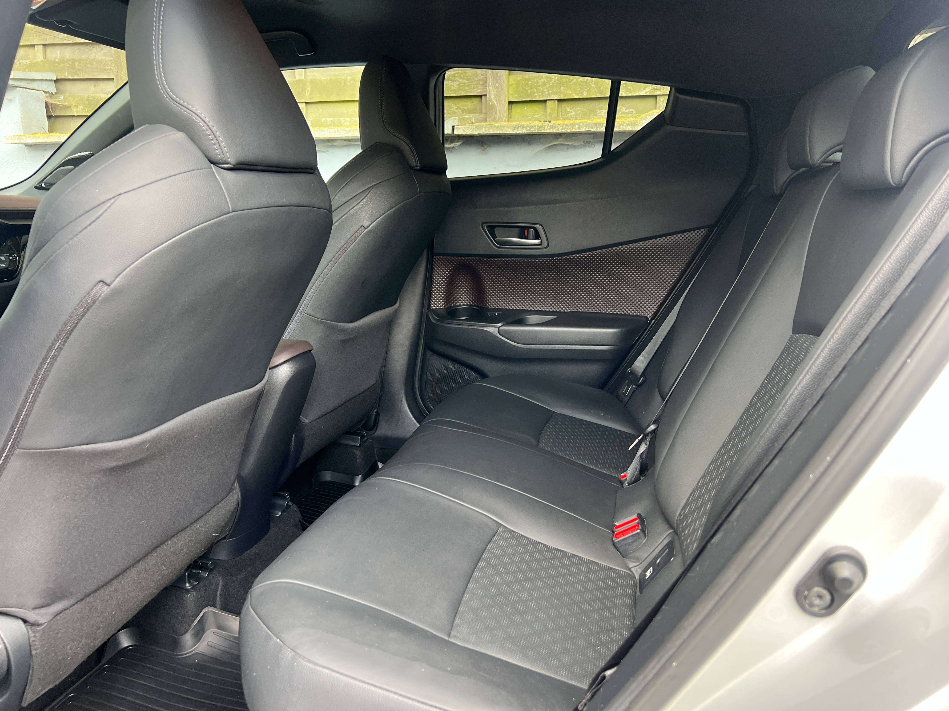 Toyota C-HR C-HR Hybrid 1.8i VVT-i C-Business Plus E-CVT
