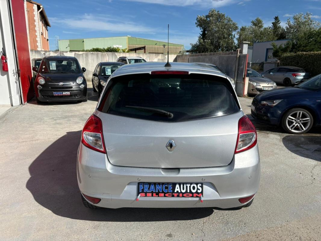 Renault Clio III TOMTOM 1.5 DCI 90 CH DE 2012 - ENTIÈREMENT RÉVISÉE ET GARANTIE 12 MOIS EUROPE
