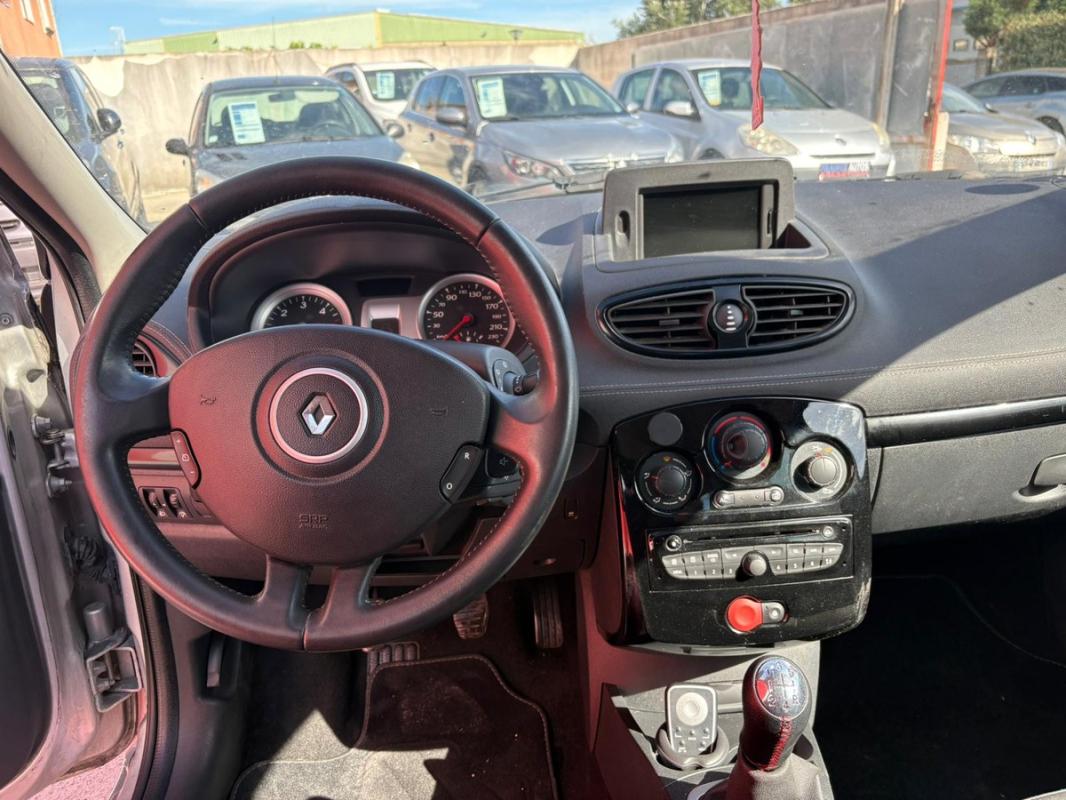 Renault Clio III TOMTOM 1.5 DCI 90 CH DE 2012 - ENTIÈREMENT RÉVISÉE ET GARANTIE 12 MOIS EUROPE