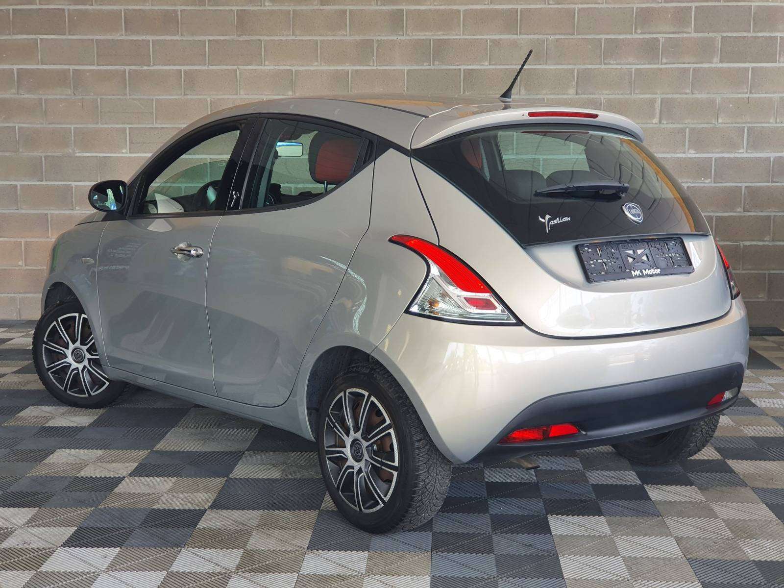 Lancia Ypsilon 🟢0.9 ESSENCE 84CV