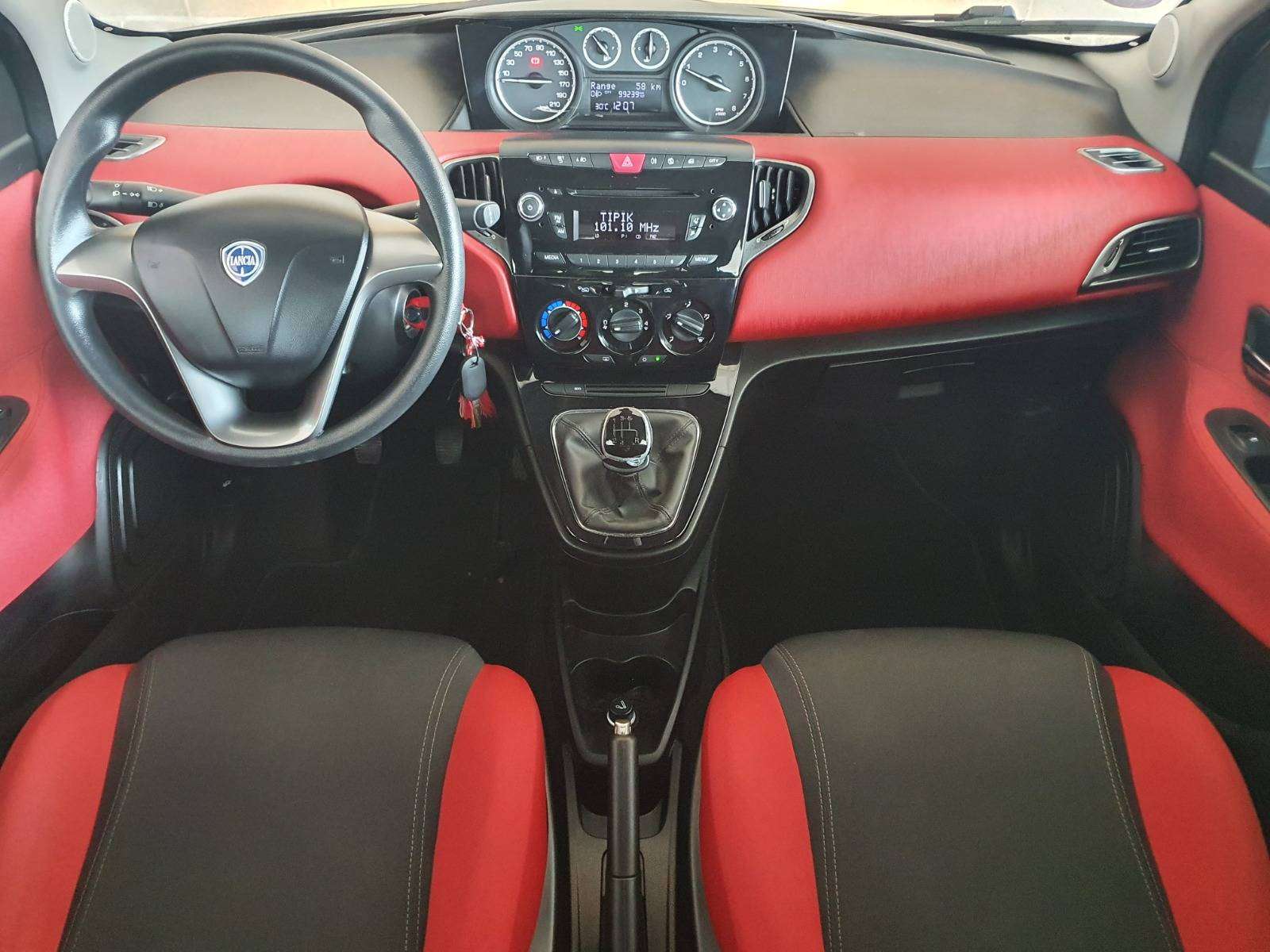Lancia Ypsilon 🟢0.9 ESSENCE 84CV