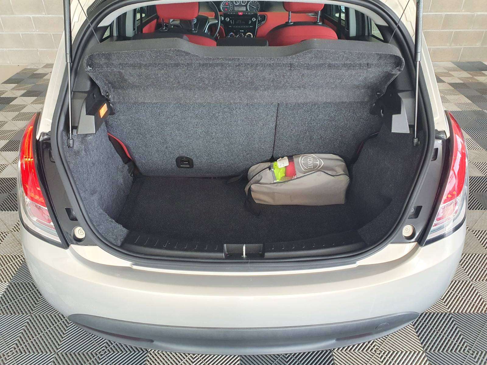 Lancia Ypsilon 🟢0.9 ESSENCE 84CV