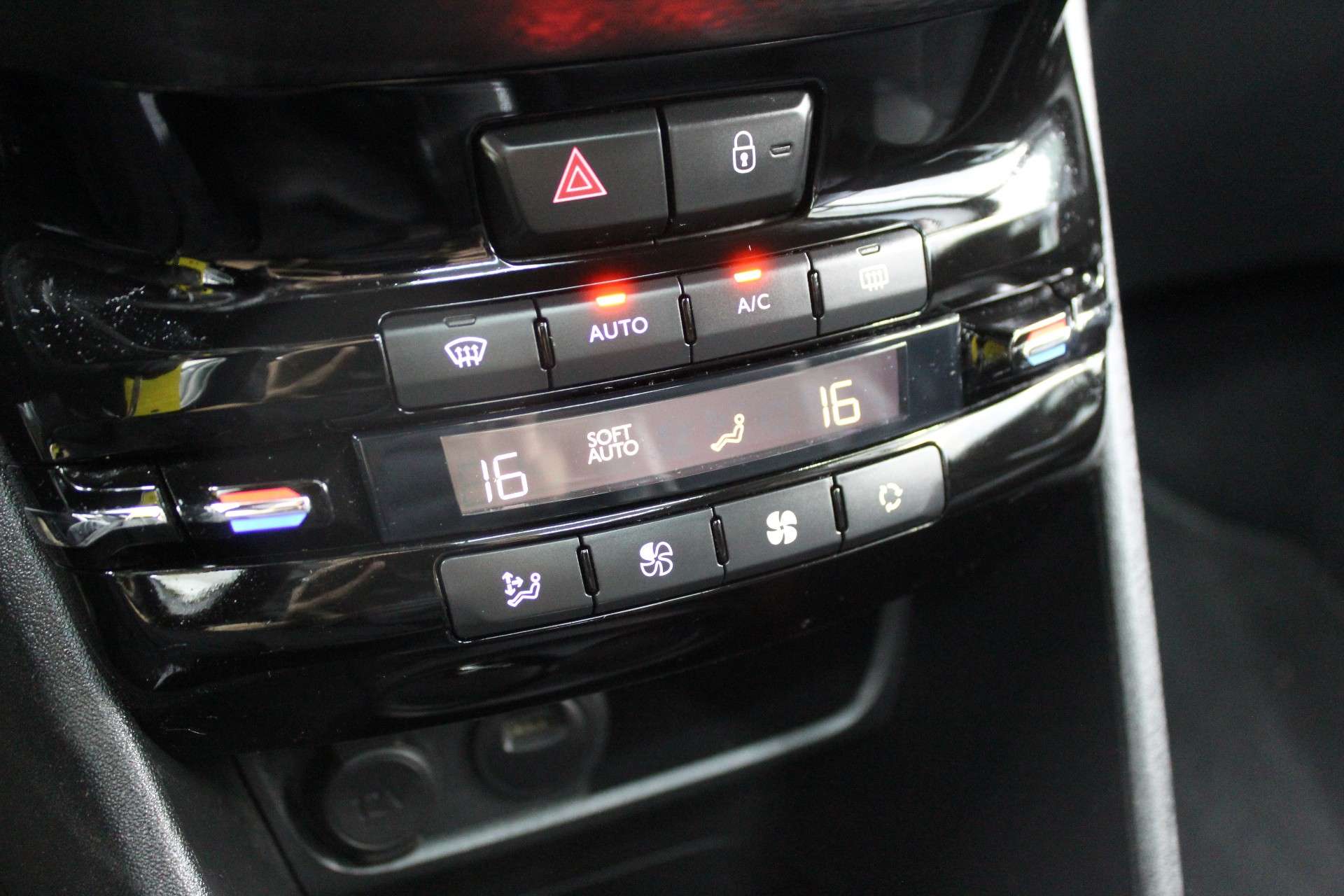 Peugeot 2008 2008 1.2 PureTech Style S * Garantie *