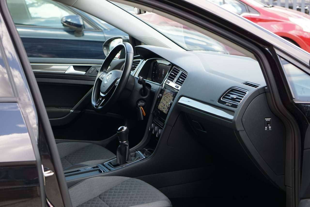Volkswagen Golf 1.0 TSI R-LINE COCKPIT NAVI DISTRONIC CAM PDC 6d-T