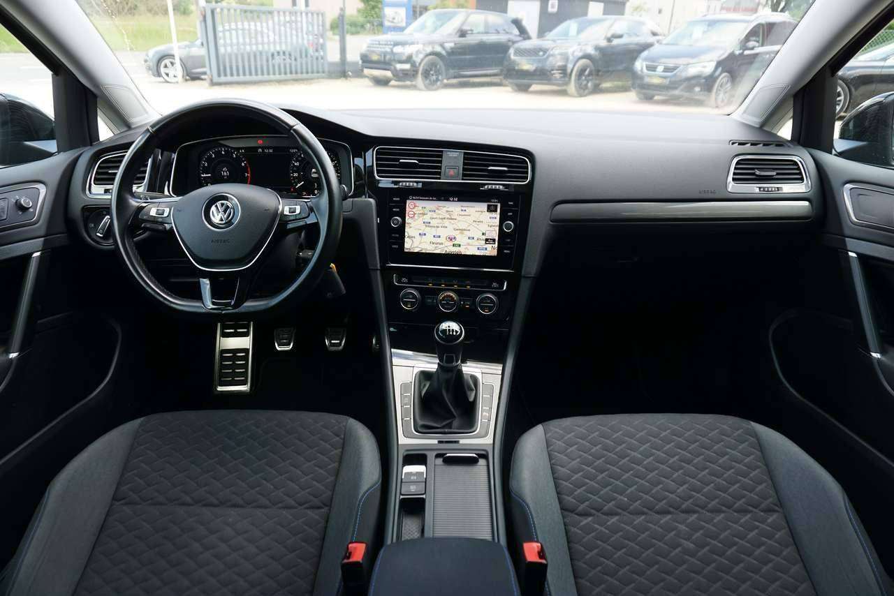 Volkswagen Golf 1.0 TSI R-LINE COCKPIT NAVI DISTRONIC CAM PDC 6d-T