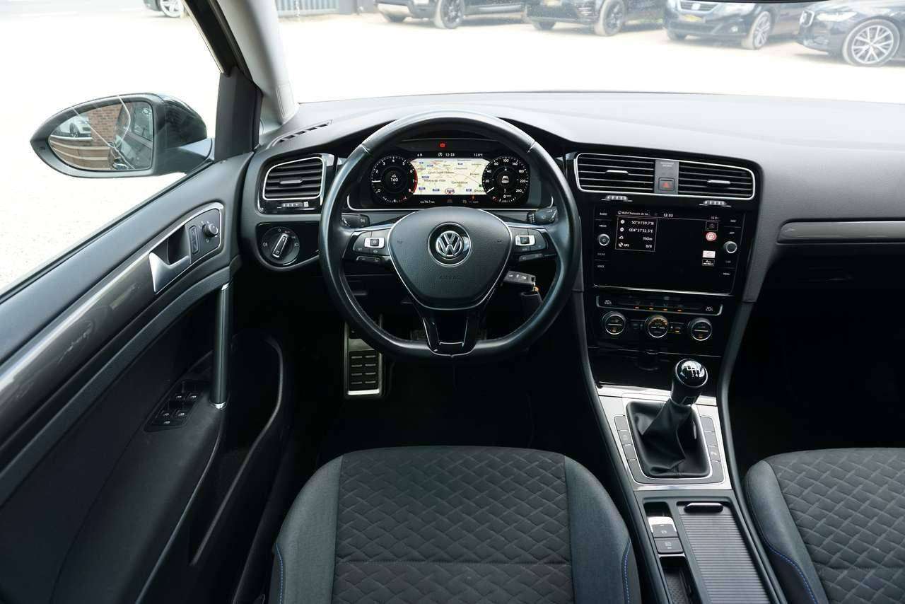 Volkswagen Golf 1.0 TSI R-LINE COCKPIT NAVI DISTRONIC CAM PDC 6d-T