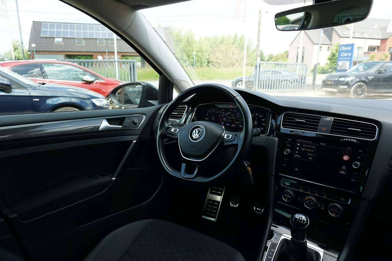 Volkswagen Golf 1.0 TSI R-LINE COCKPIT NAVI DISTRONIC CAM PDC 6d-T