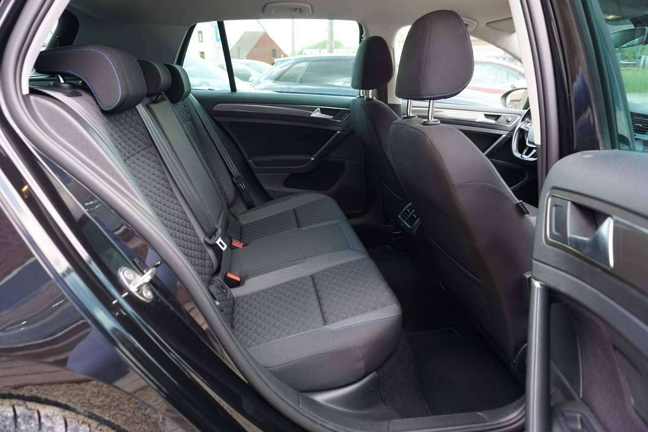 Volkswagen Golf 1.0 TSI R-LINE COCKPIT NAVI DISTRONIC CAM PDC 6d-T