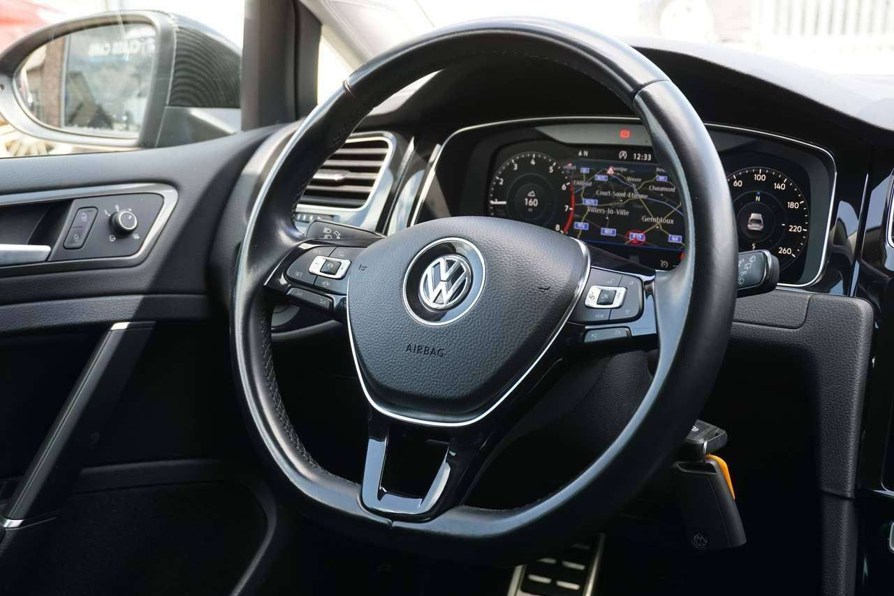 Volkswagen Golf 1.0 TSI R-LINE COCKPIT NAVI DISTRONIC CAM PDC 6d-T