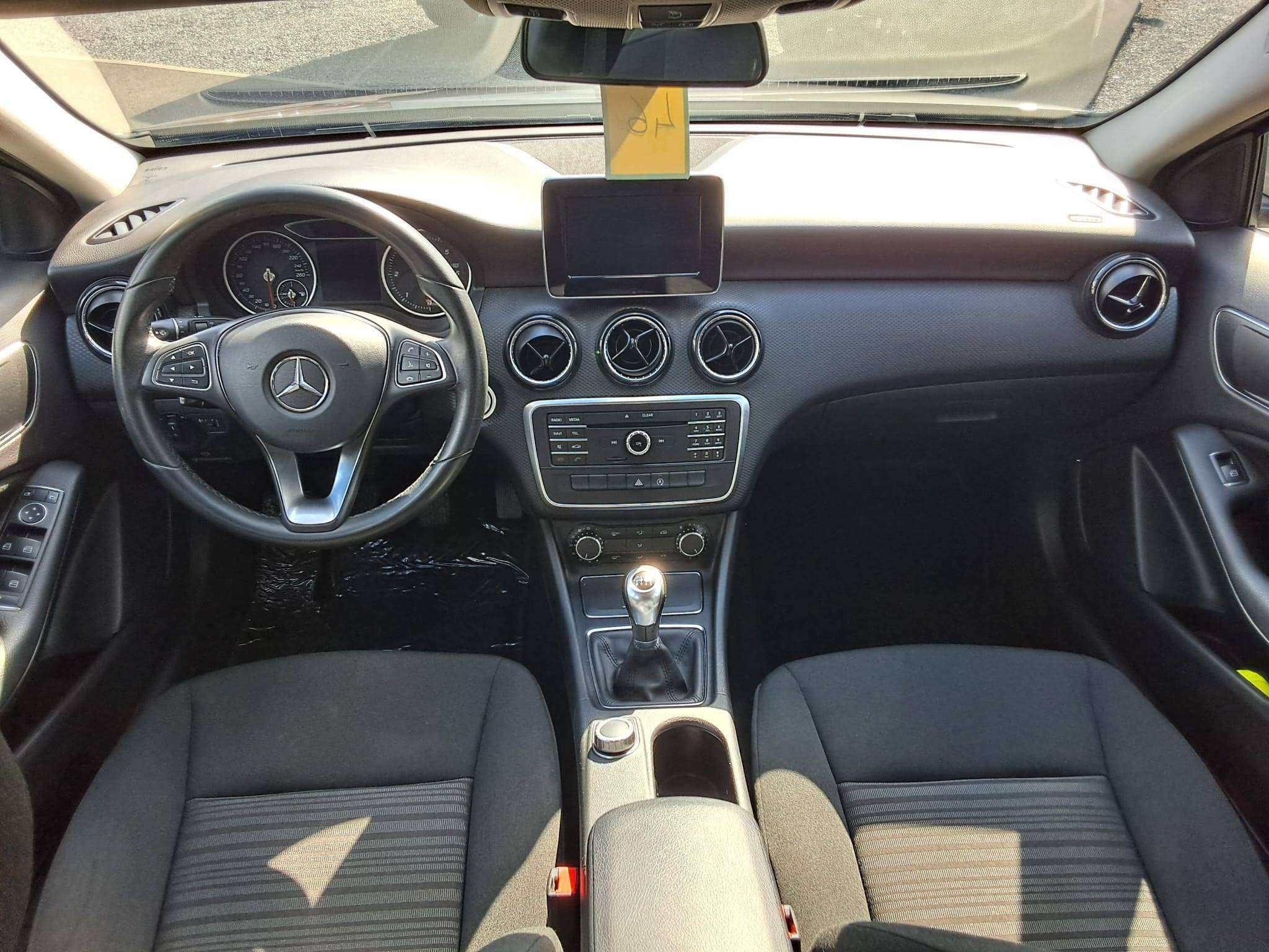 Mercedes-Benz A 180 A 180d Edition *NAVI AIRCO 1STE EIGENAAR*