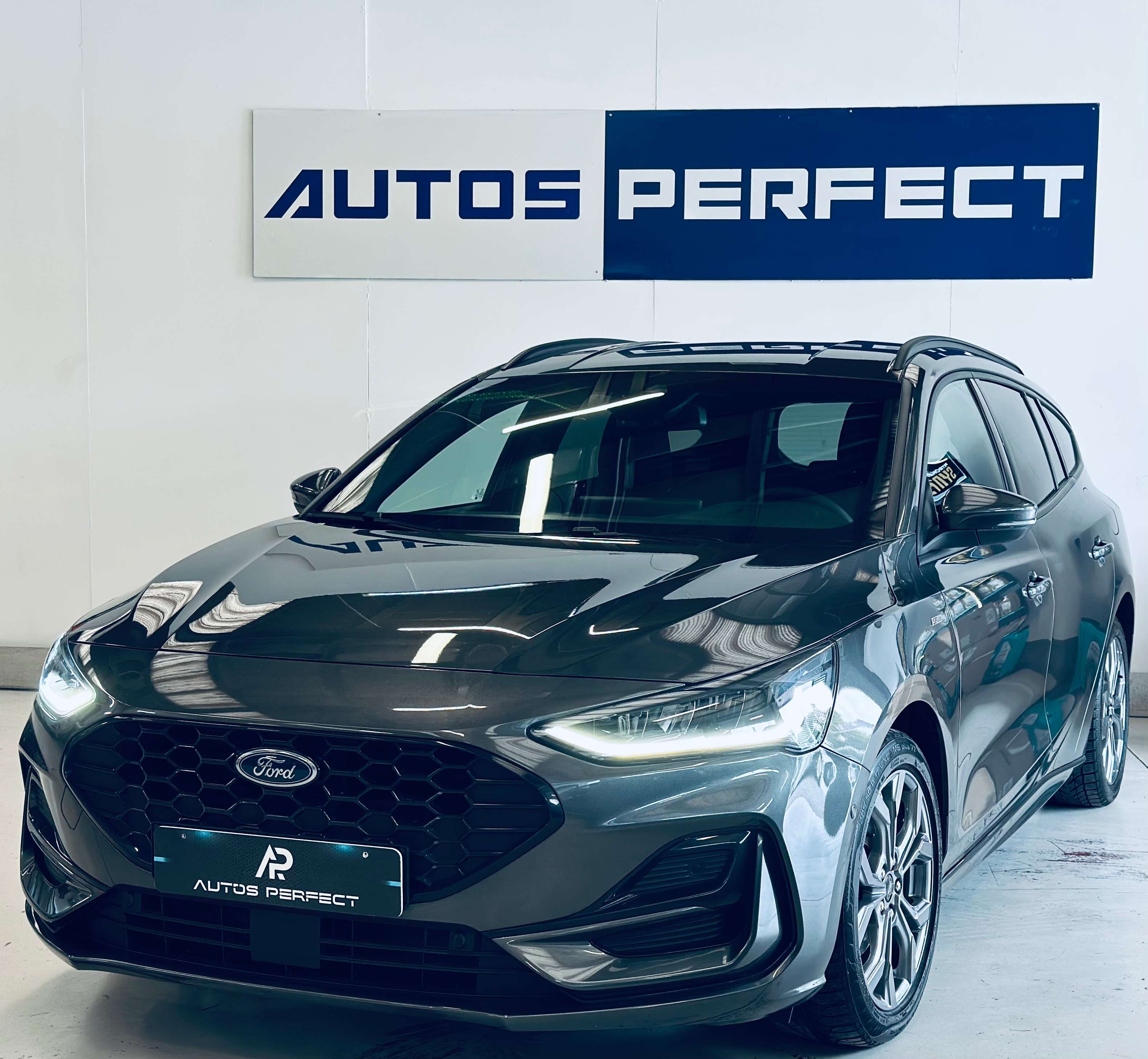 Ford Focus 1.0ST-Line BOITE AUTO HYBRID CAMERA PDC CARPLAY SIEGE + VOLANT CJAUFF