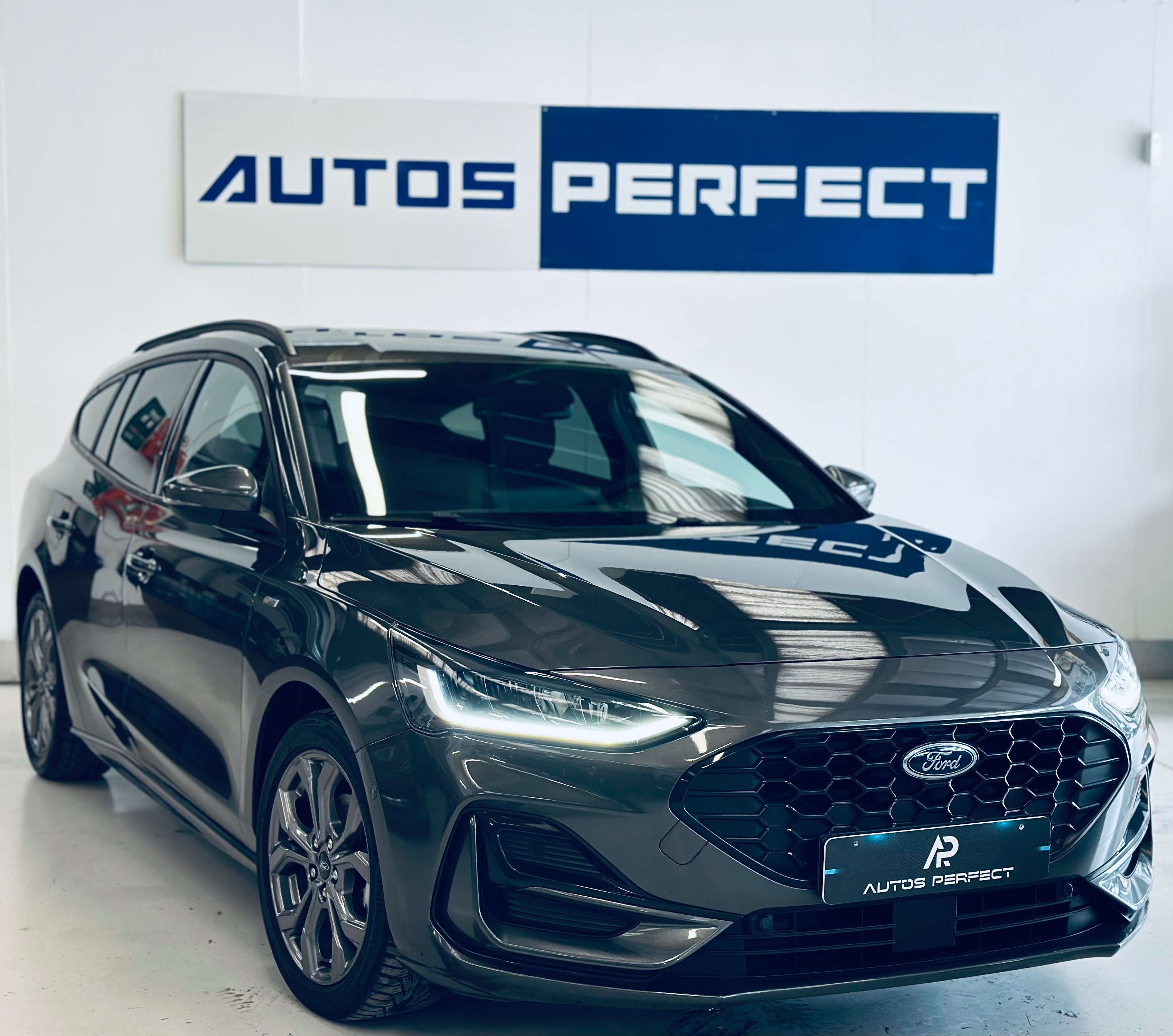 Ford Focus 1.0ST-Line BOITE AUTO HYBRID CAMERA PDC CARPLAY SIEGE + VOLANT CJAUFF