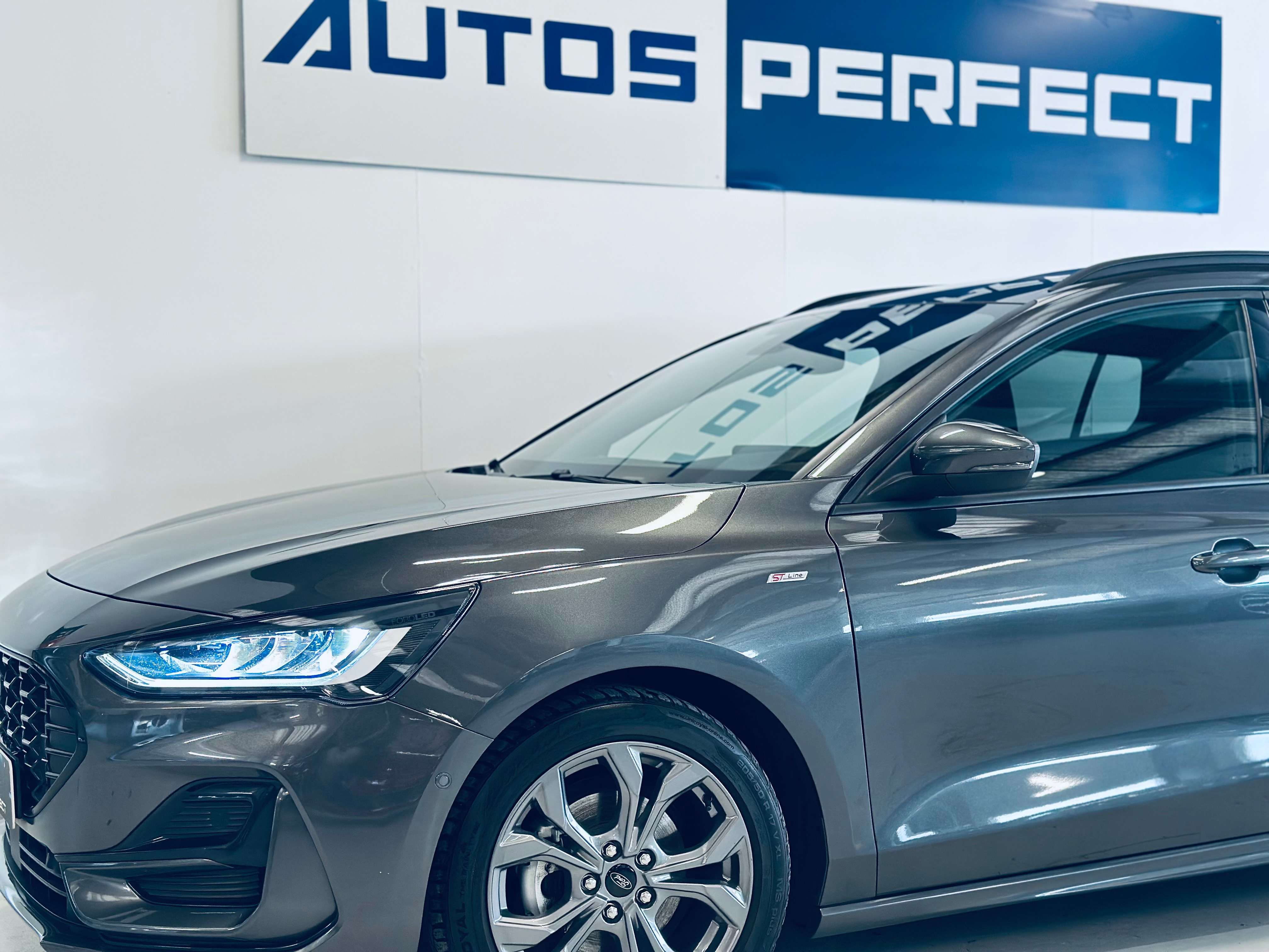 Ford Focus 1.0ST-Line BOITE AUTO HYBRID CAMERA PDC CARPLAY SIEGE + VOLANT CJAUFF