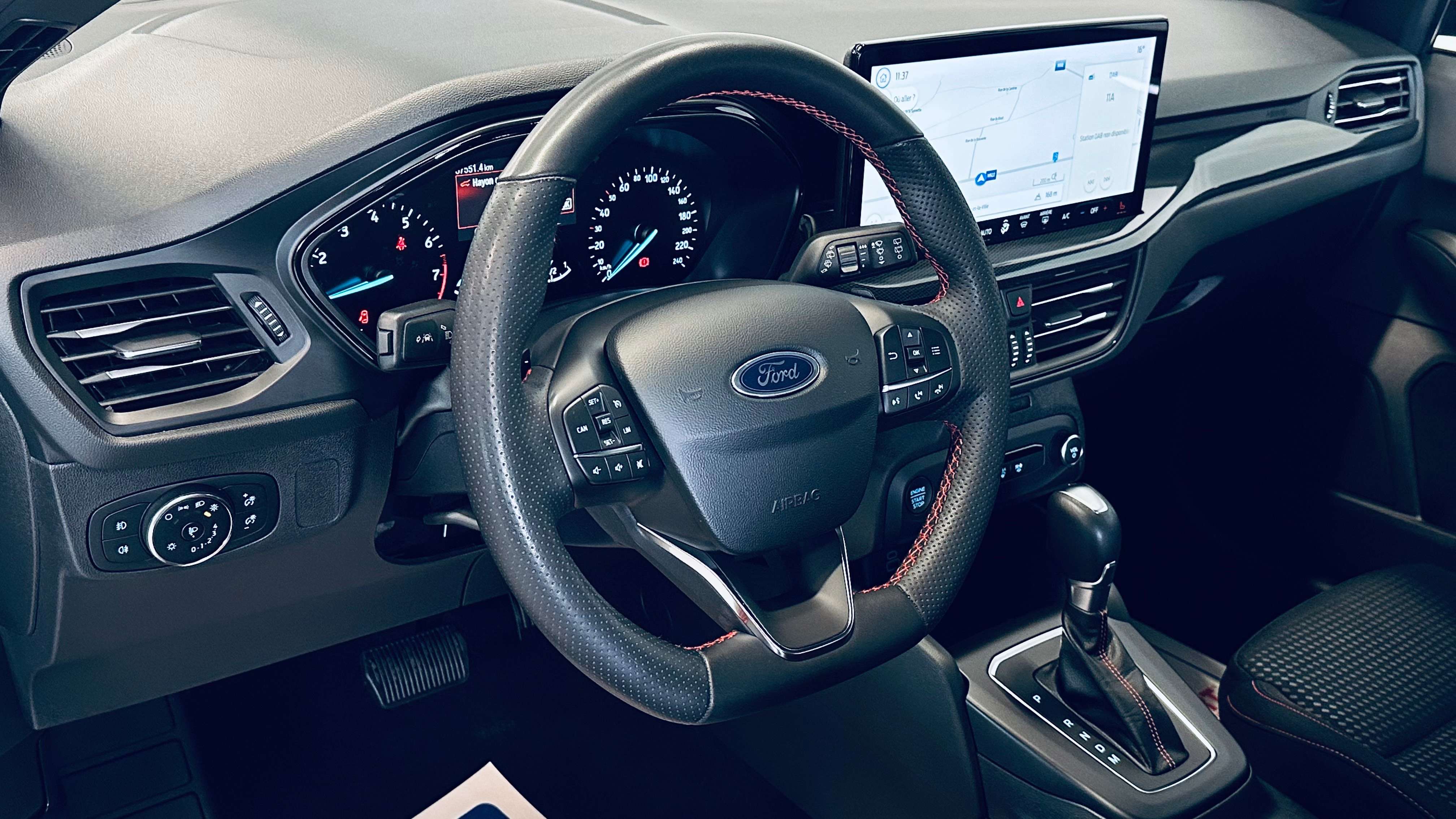 Ford Focus 1.0ST-Line BOITE AUTO HYBRID CAMERA PDC CARPLAY SIEGE + VOLANT CJAUFF