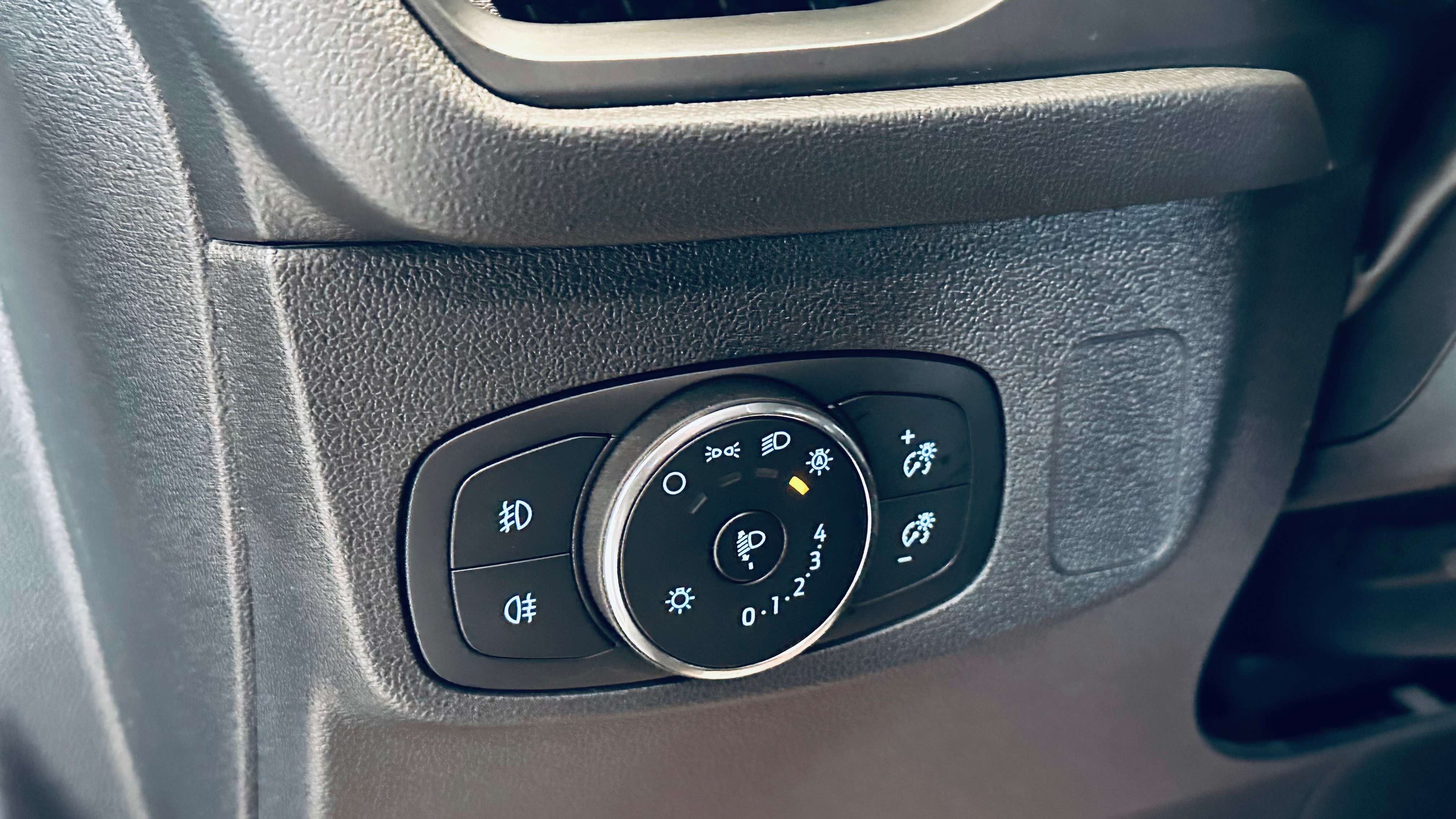Ford Focus 1.0ST-Line BOITE AUTO HYBRID CAMERA PDC CARPLAY SIEGE + VOLANT CJAUFF