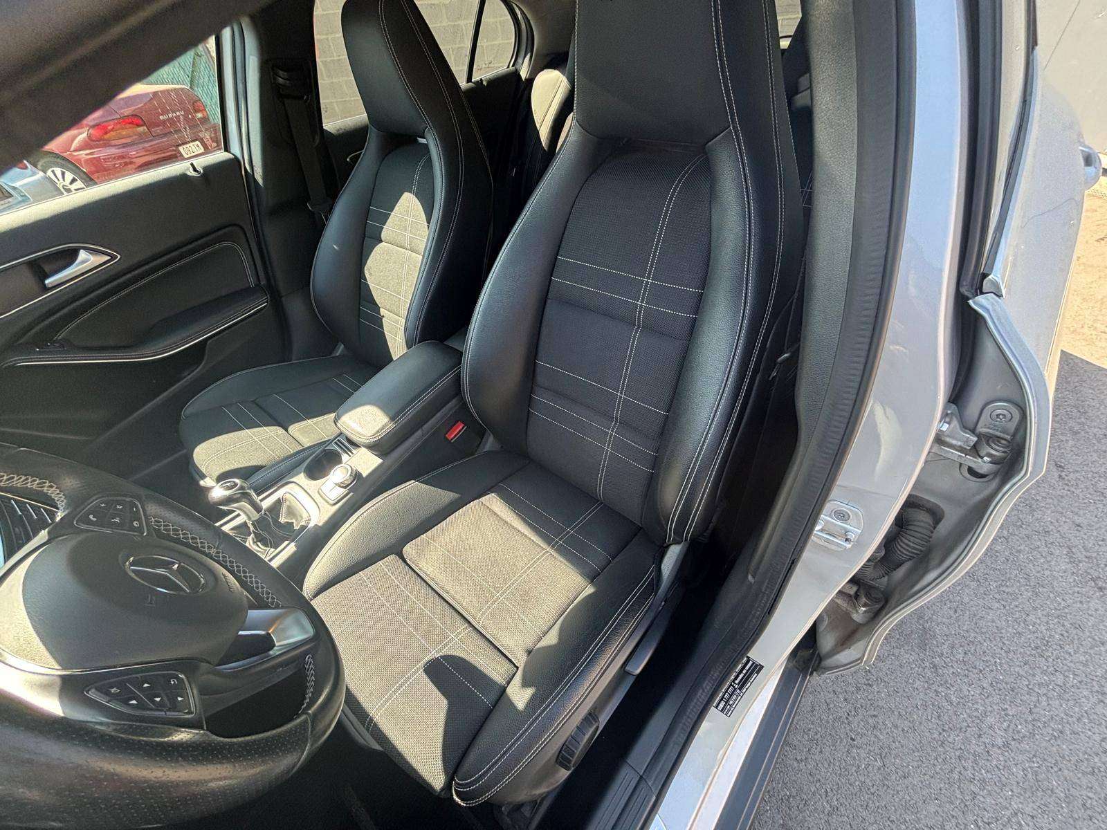 Mercedes-Benz GLA 180 i X156 Activity Edition*NAV PARKSENSOR CRUISE BT