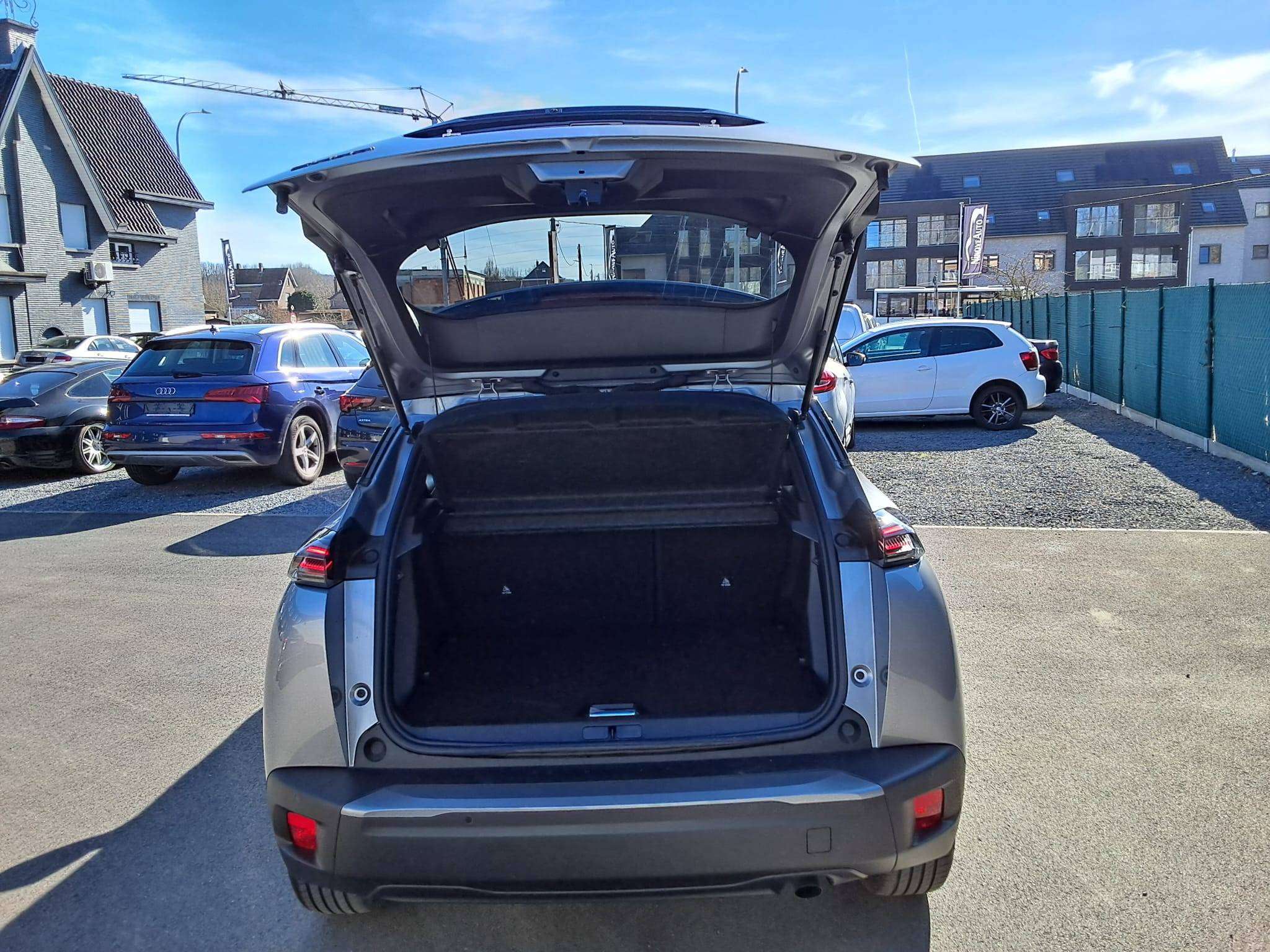 Peugeot 2008 1.2Turbo Allure 360°CAM PARKHULP V&A CARPLAY AIRCO