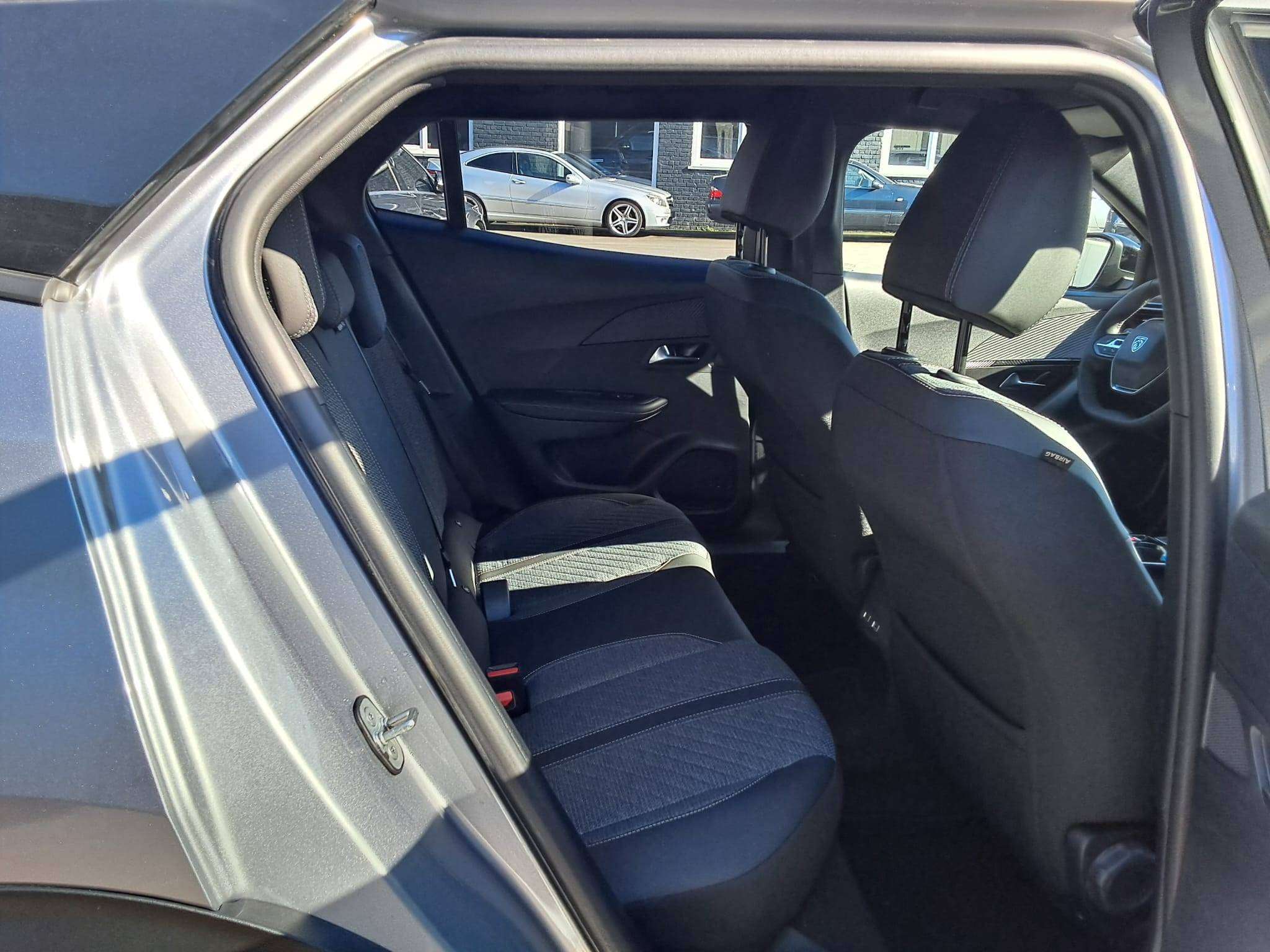 Peugeot 2008 1.2Turbo Allure 360°CAM PARKHULP V&A CARPLAY AIRCO