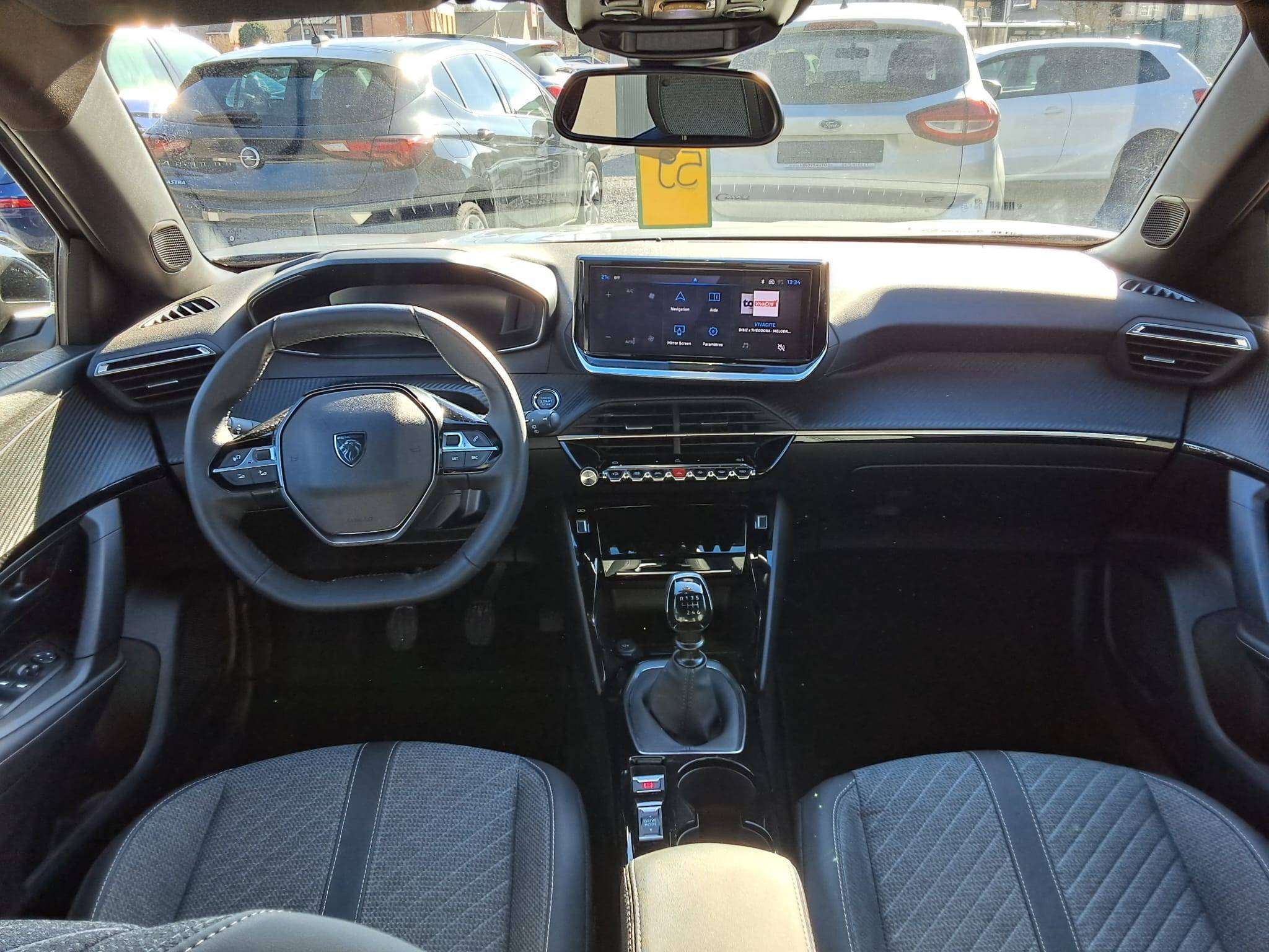 Peugeot 2008 1.2Turbo Allure 360°CAM PARKHULP V&A CARPLAY AIRCO