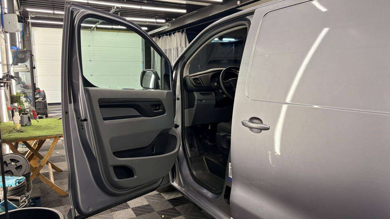Opel Vivaro VIVARO 2.0d AUTOMATIQUE bj. 2022 31000km