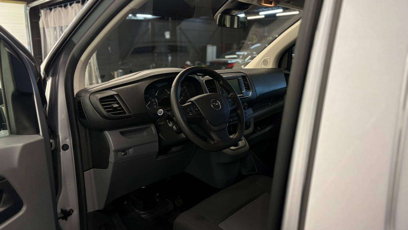 Opel Vivaro VIVARO 2.0d AUTOMATIQUE bj. 2022 31000km