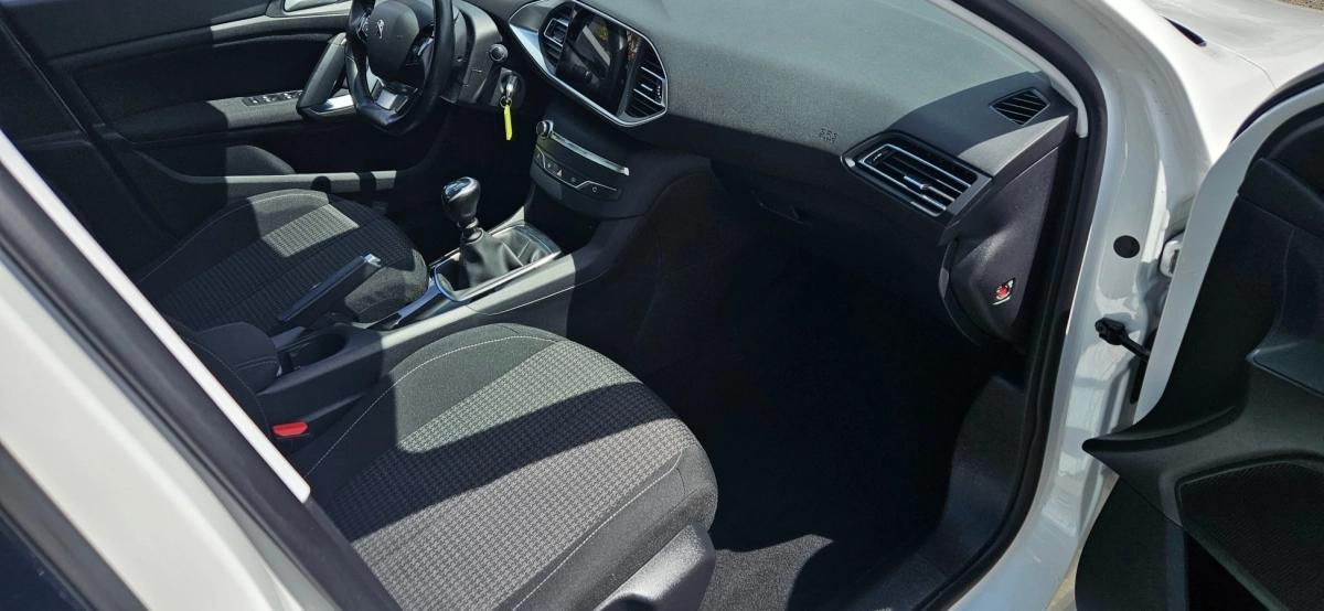 Peugeot 308 GENERATION-II 1.5 BLUEHDI 130 Active Business START-STOP