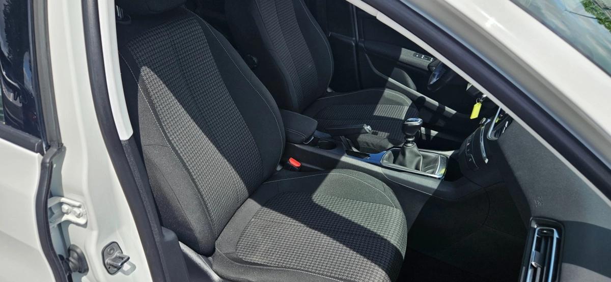Peugeot 308 GENERATION-II 1.5 BLUEHDI 130 Active Business START-STOP