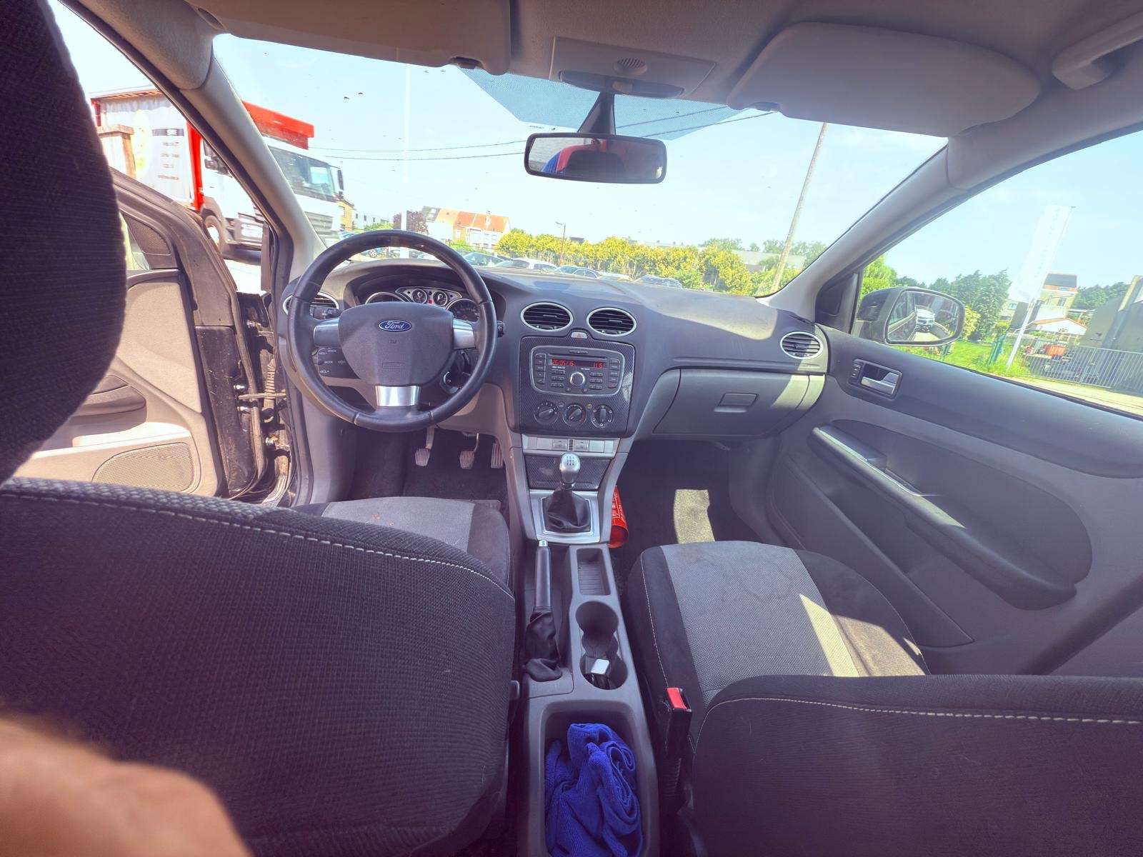 Ford Focus Focus 1.6i Titanium // EXPORT //