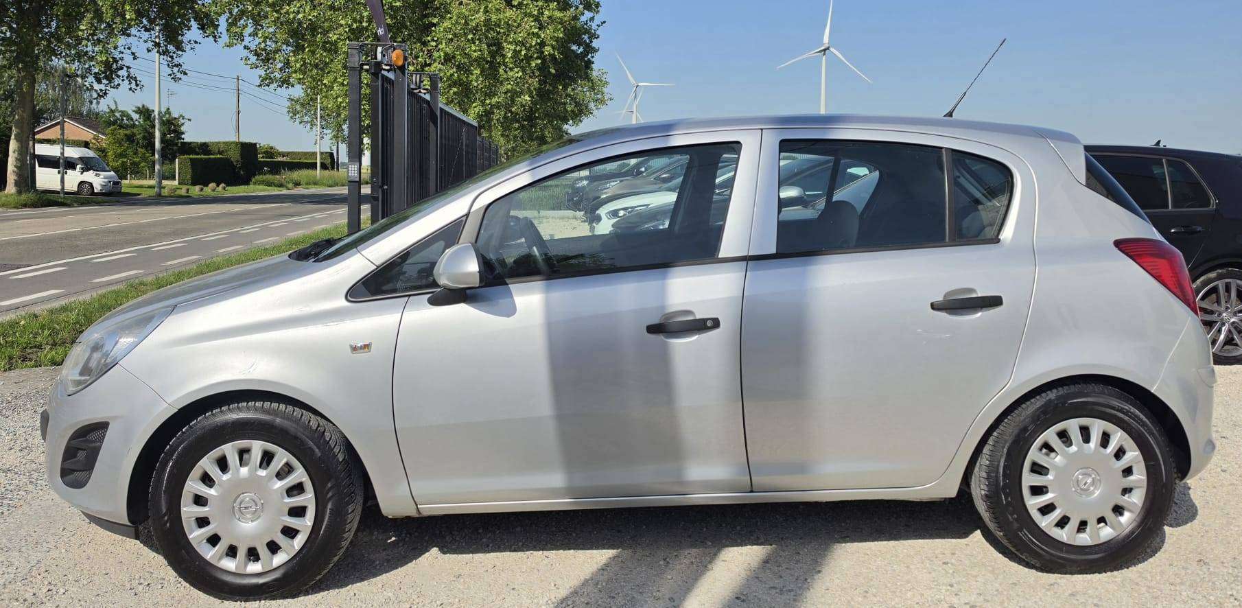 Opel Corsa Corsa 1.2i Essentia 5 portes garantie 12 mois