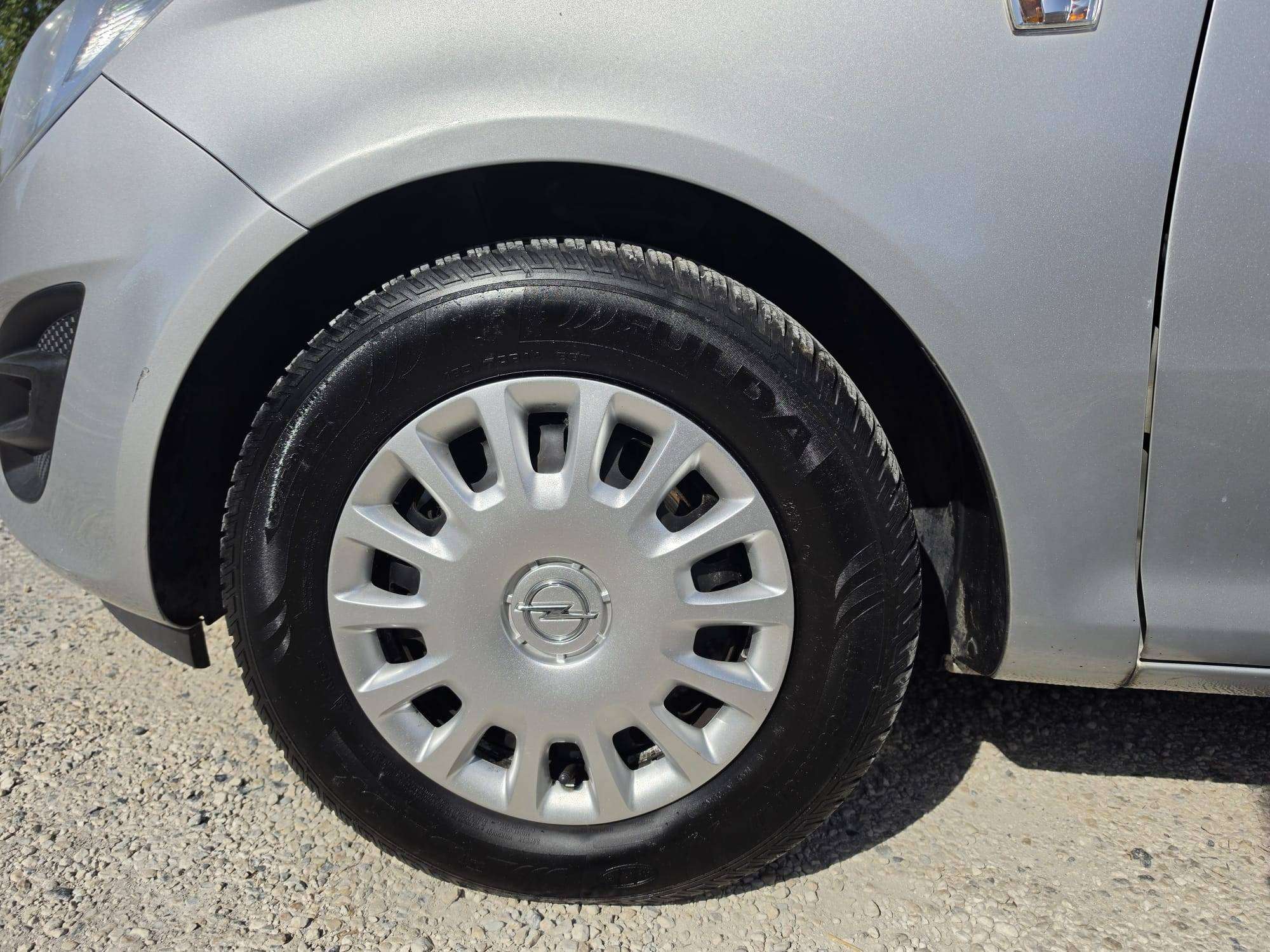 Opel Corsa Corsa 1.2i Essentia 5 portes garantie 12 mois