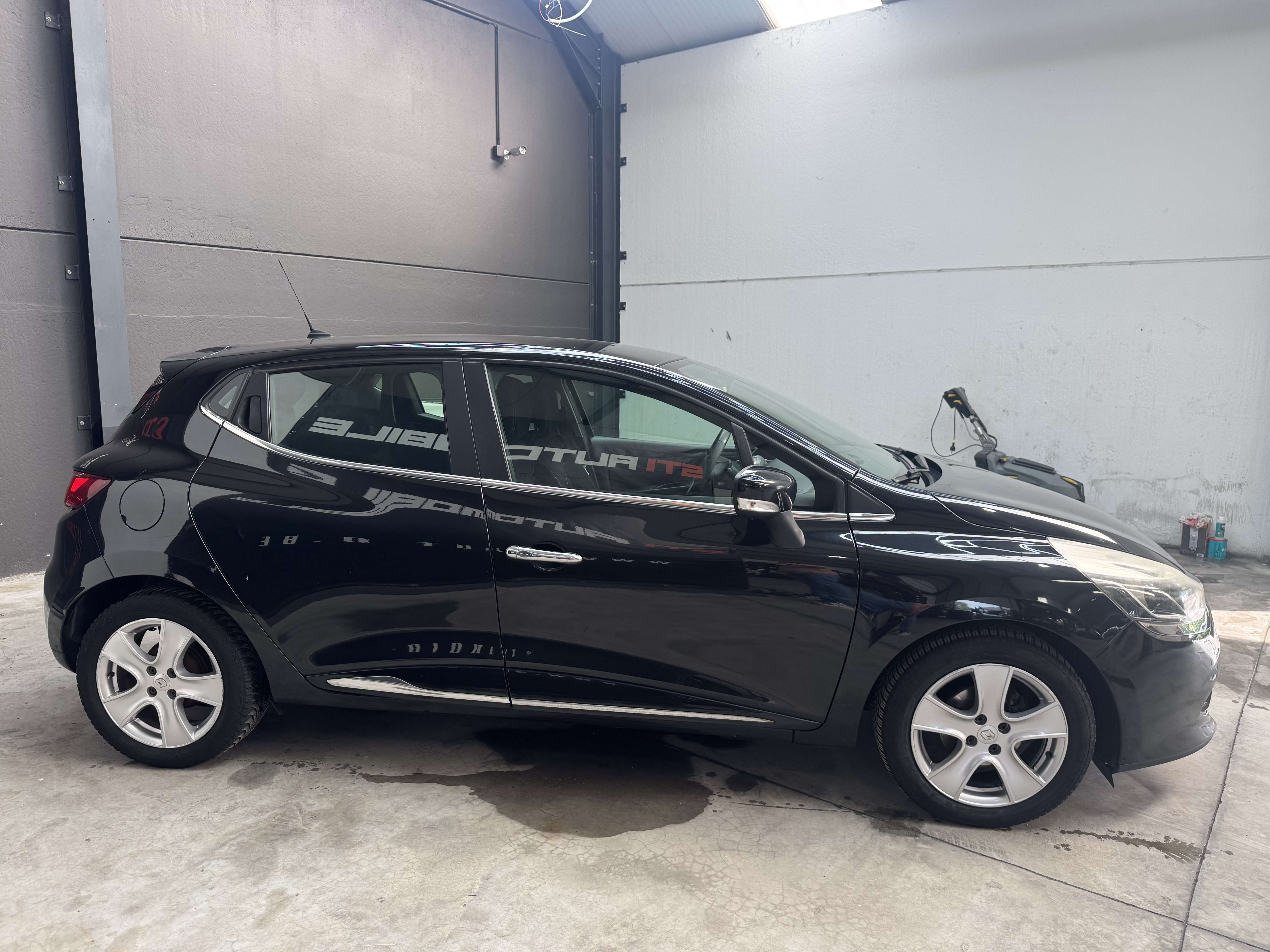 Renault Clio **EXPORT MARCHAND **