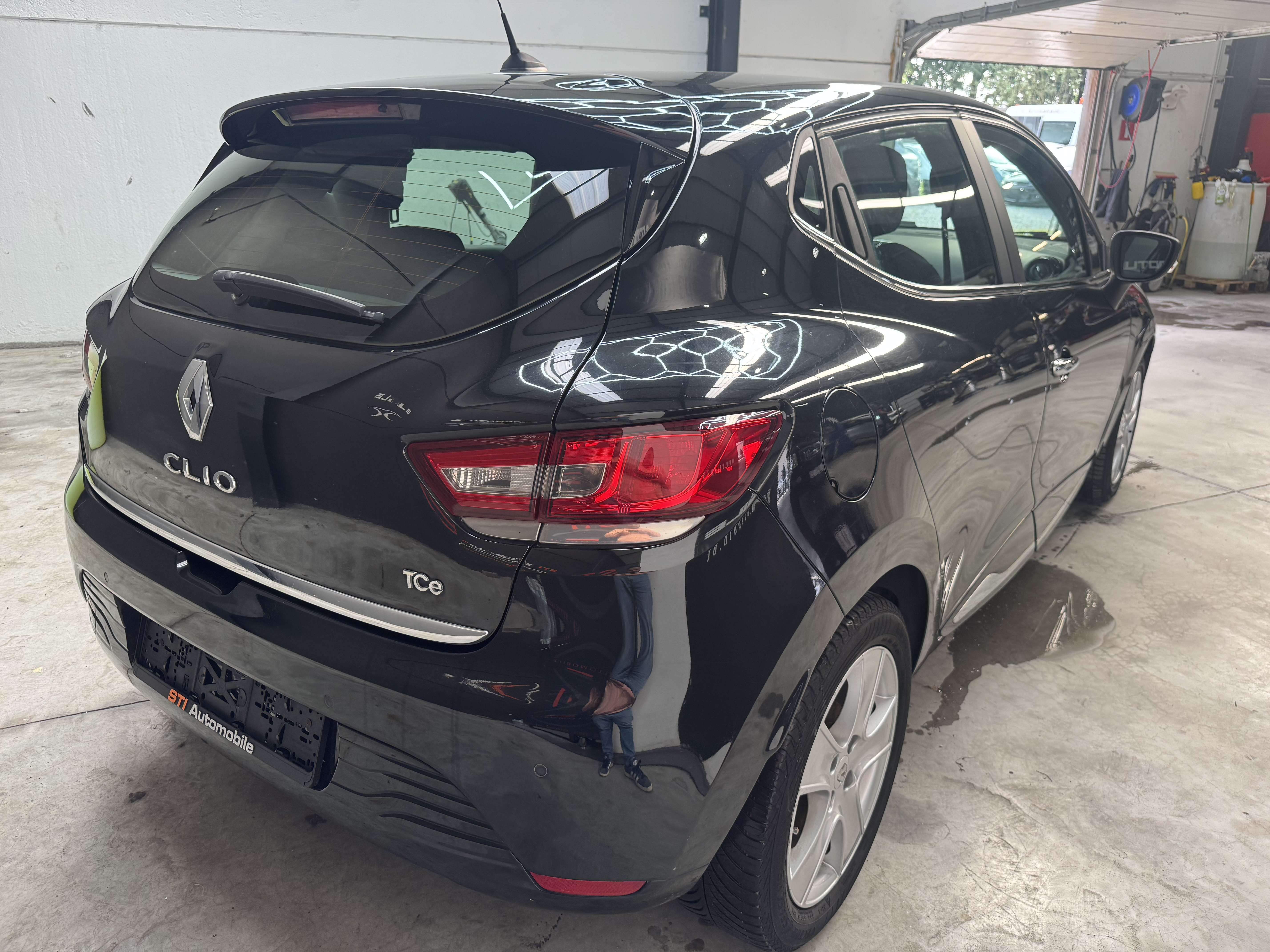 Renault Clio **EXPORT MARCHAND **
